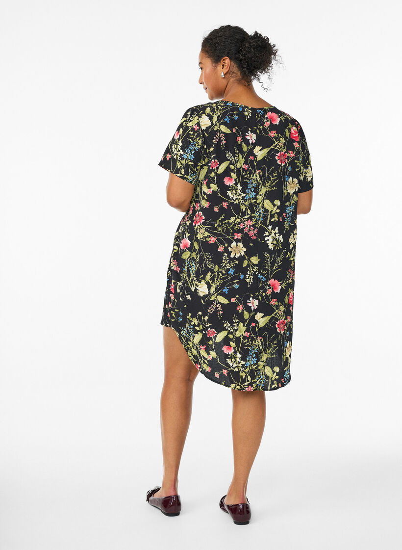 Lyhythihainen mekko kuosilla, Musta, Model image number 2