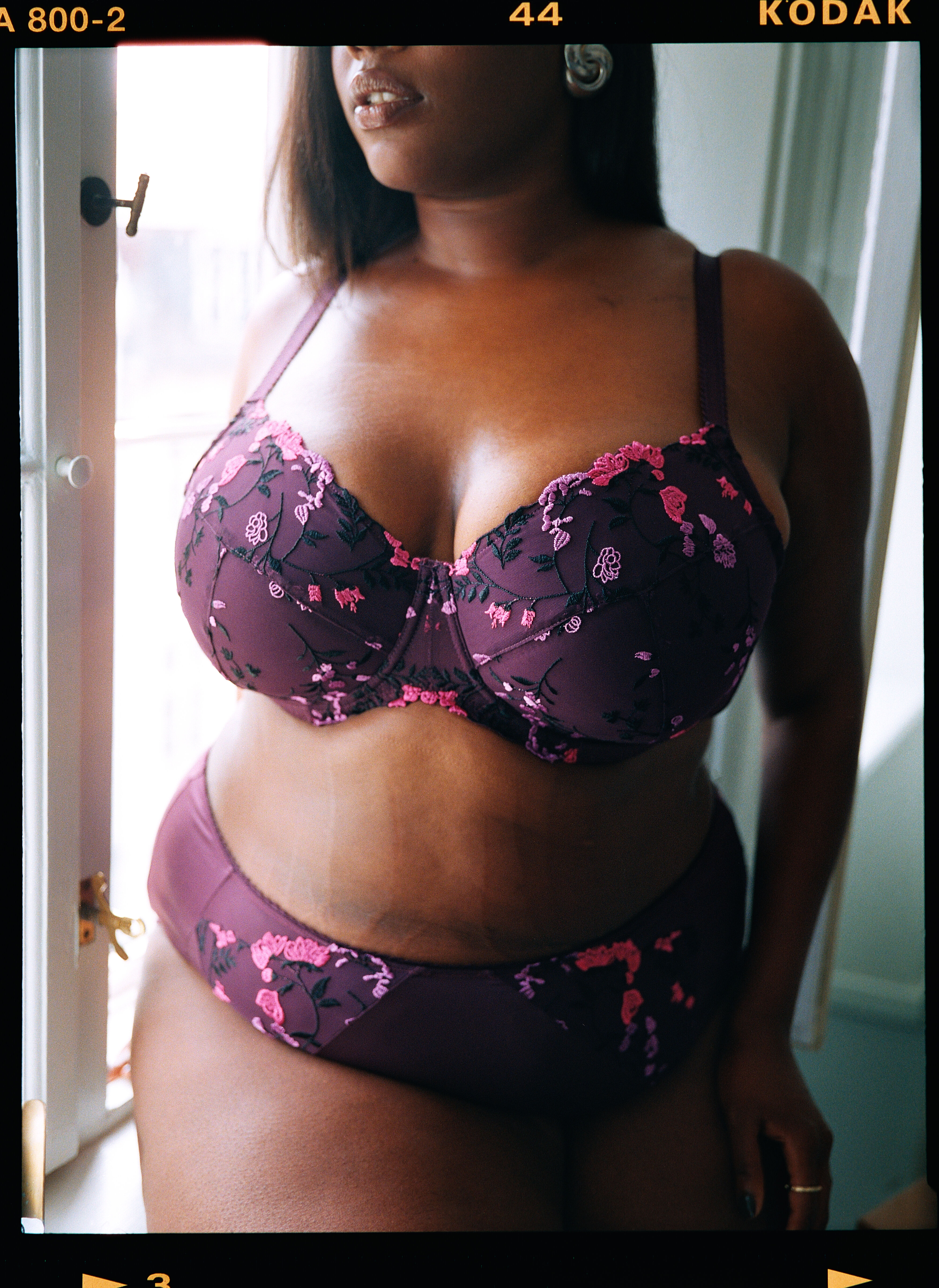 Zizzi Kukka-yksityiskohdat  , , Model