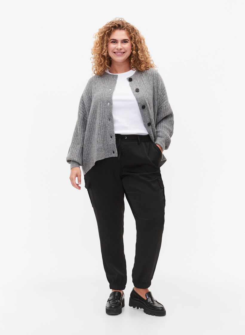 Cargohousut, Black, Model image number 0