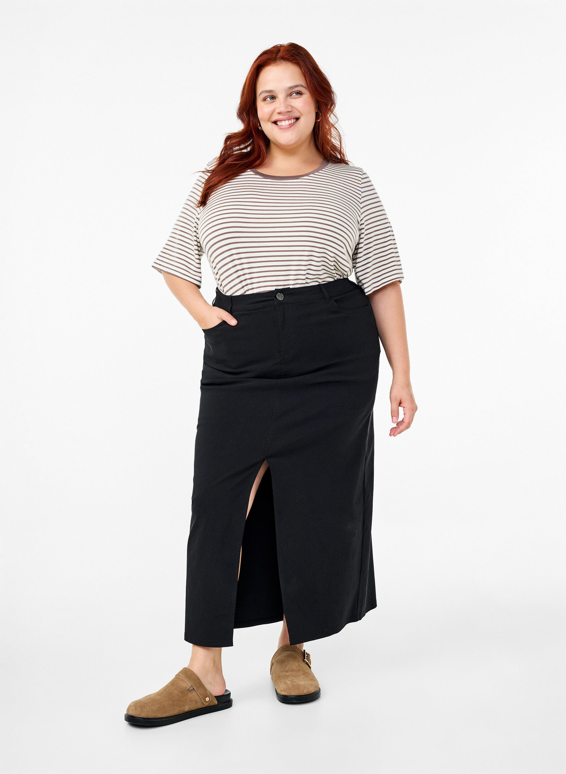 Zizzi Raidallinen t-paita lyocellia, jossa on py&ouml;re&auml; p&auml;&auml;ntie, Ruskea, Model image number 1