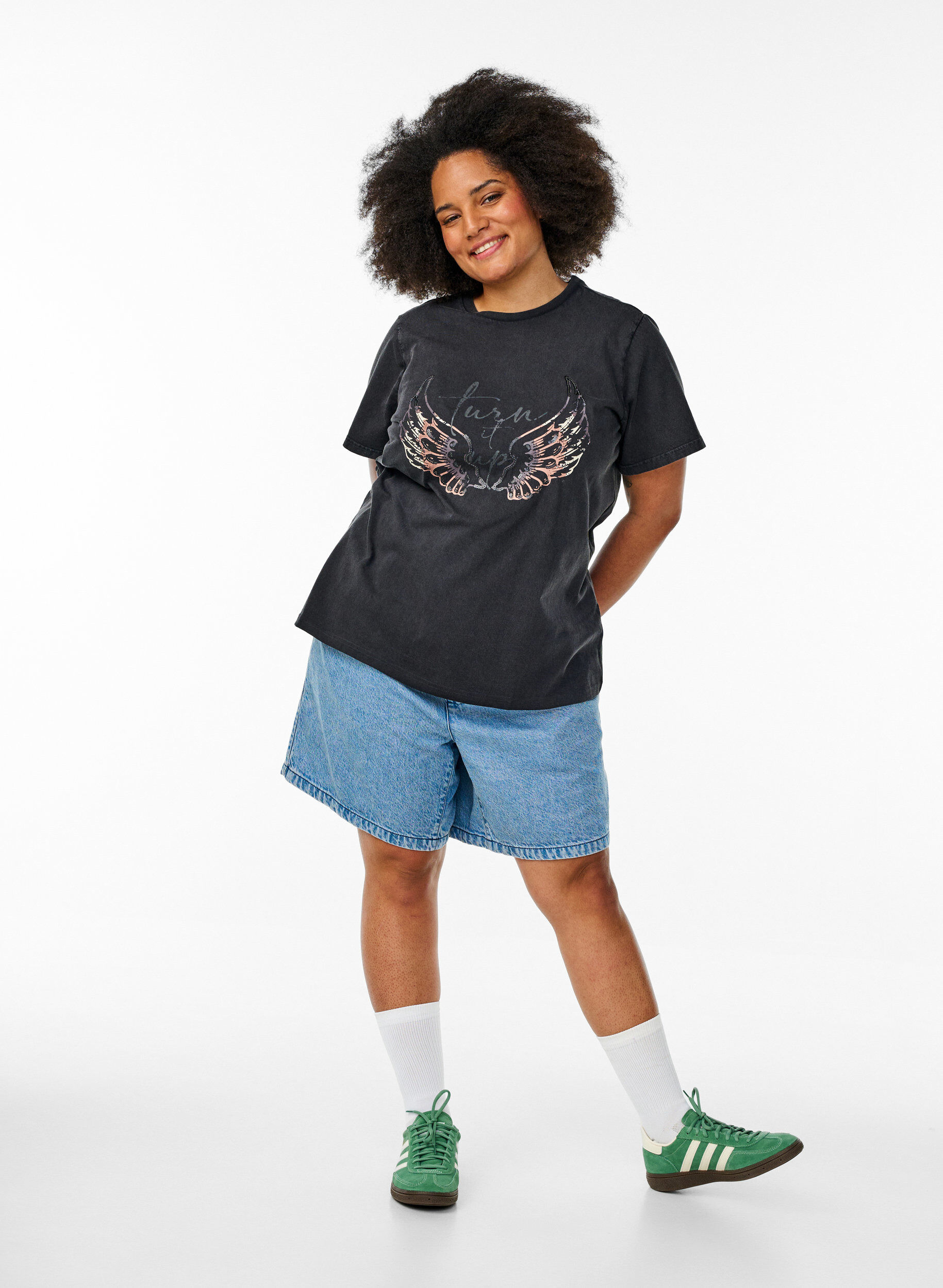 Zizzi T-paita orgaanisesta puuvillasta n&auml;ytt&auml;v&auml;ll&auml; printill&auml;, Harmaa, Model image number 1