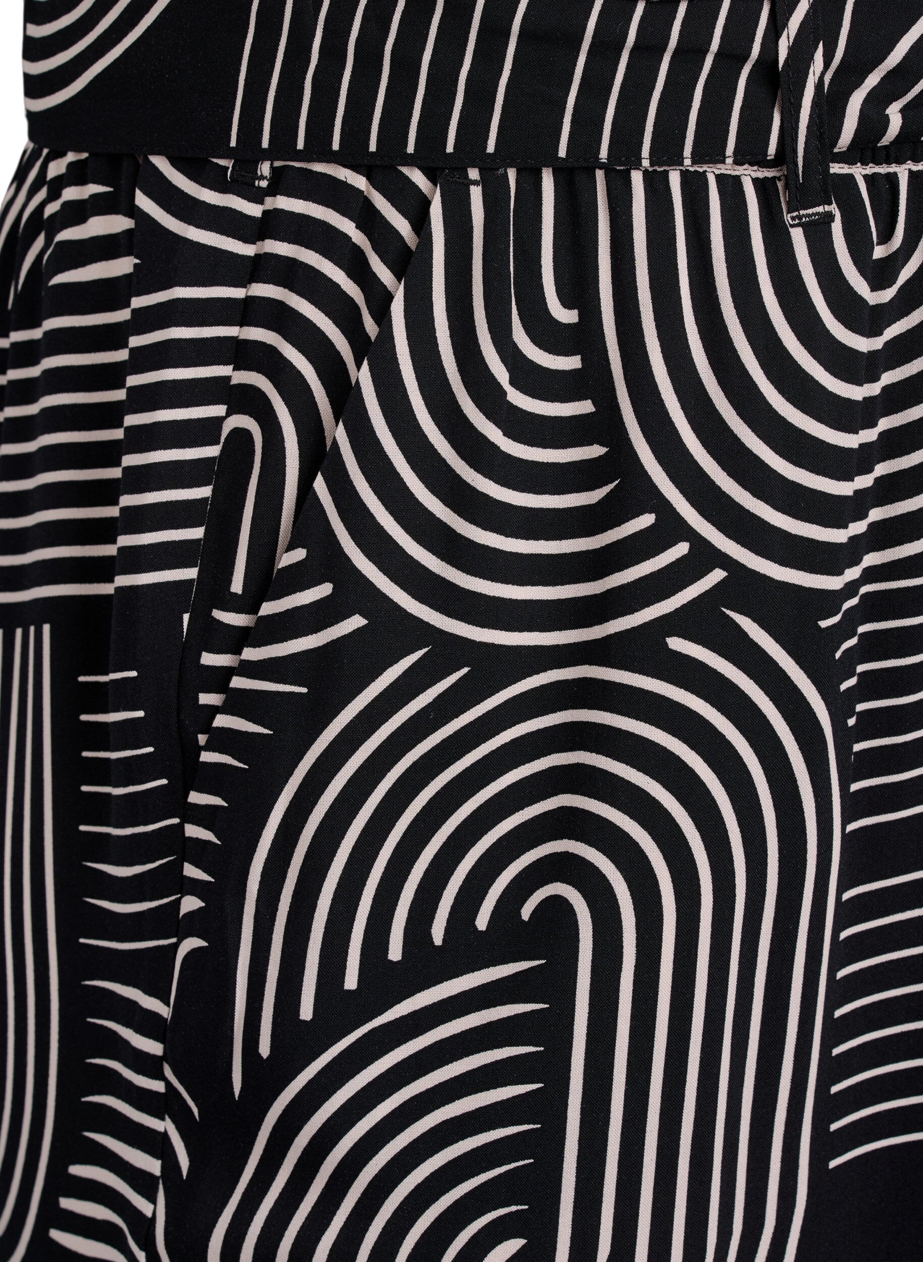 Zizzi Korkeavy&ouml;t&auml;r&ouml;iset viskoosihousut, Musta, Packshot image number 2