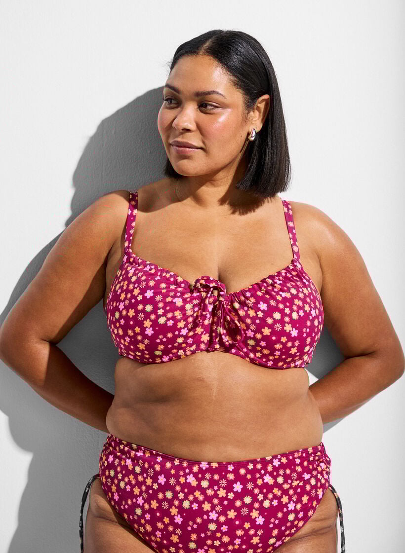 Kaarituellinen bikiniliivit solmittavilla olkaimilla, Punainen, Model image number 0