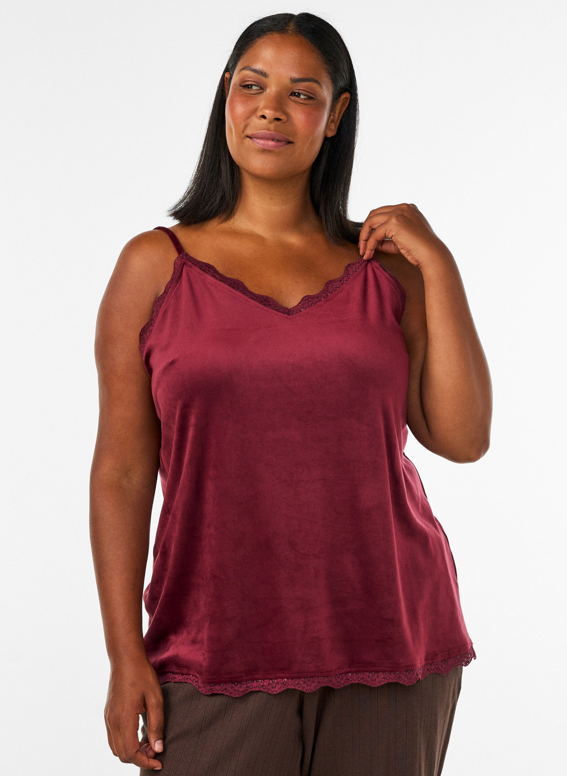 Velourpaita pitsireunuksella, Punainen, Model