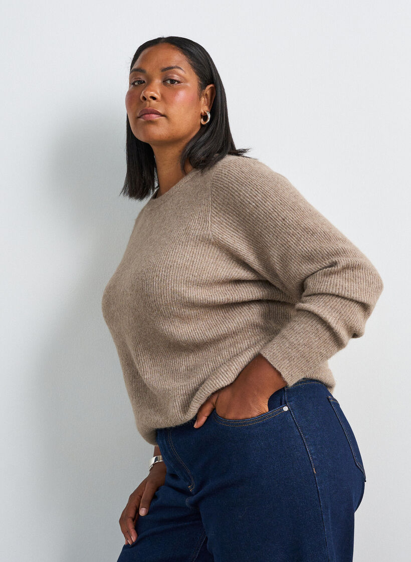 Melange-neulepusero py&ouml;re&auml;ll&auml; p&auml;&auml;ntiell&auml;, Beige, Model image number 0
