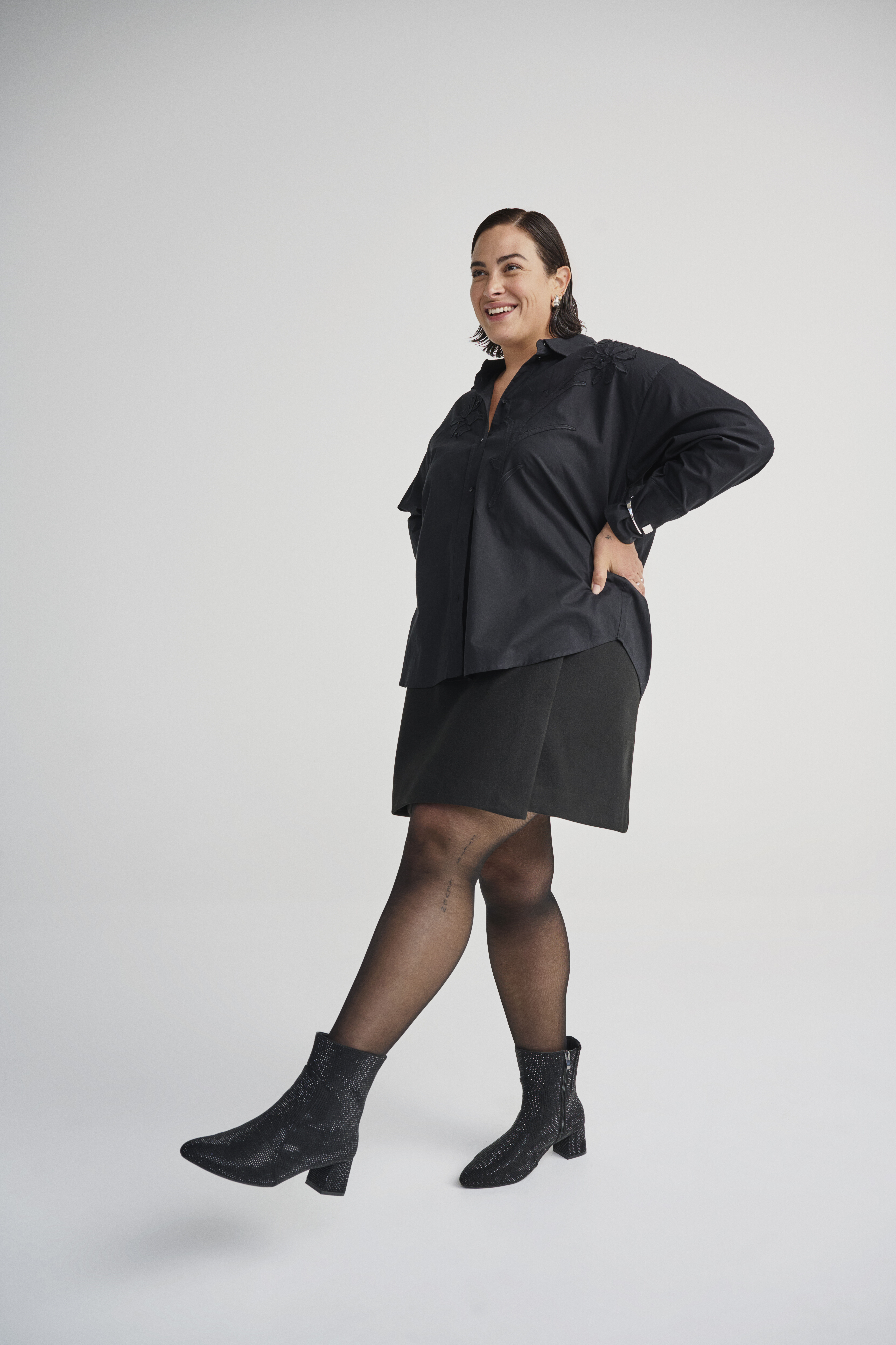 Zizzi Saapas strassikivill&auml;, , Model