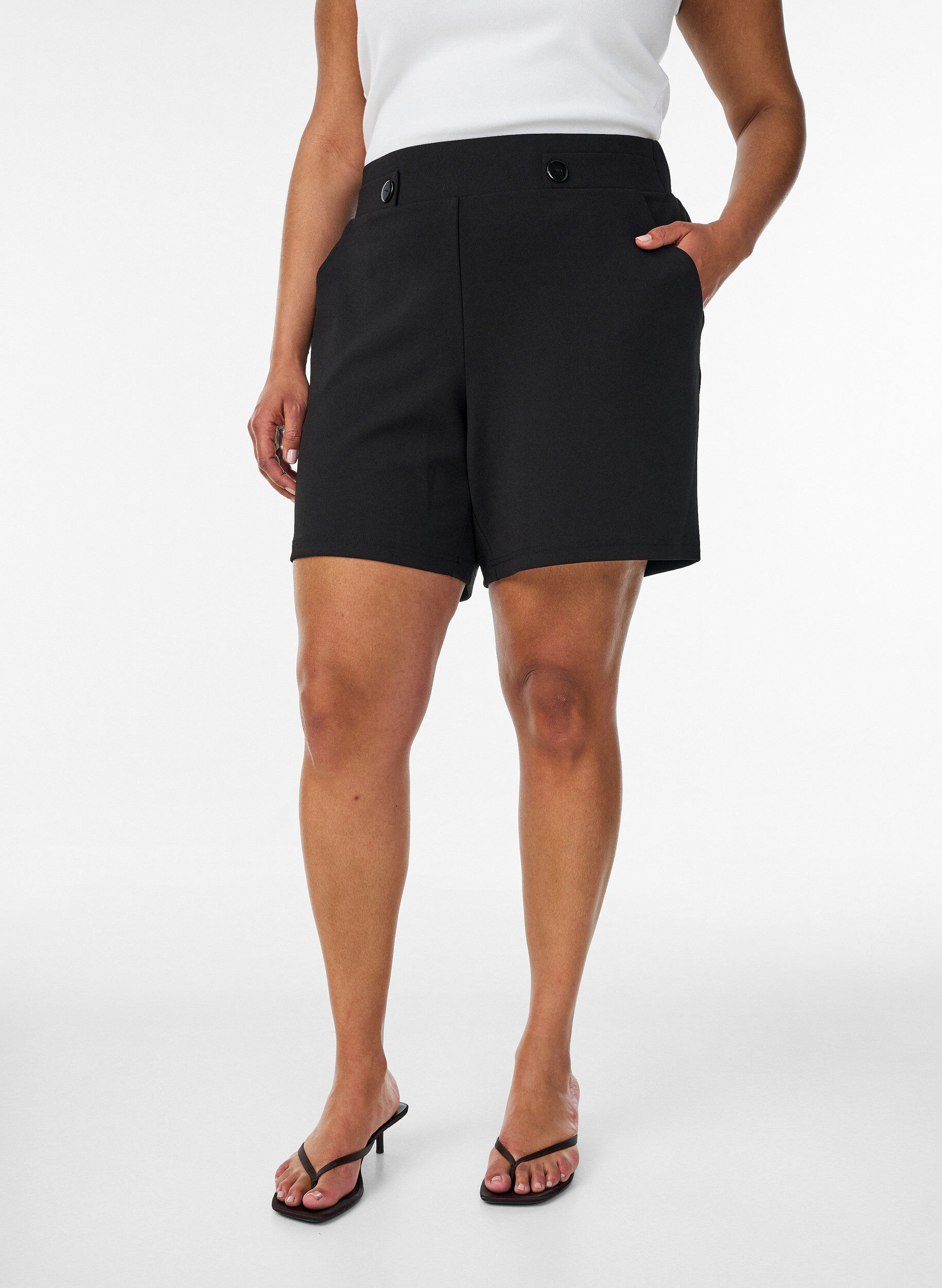 ZizziV&auml;lj&auml;t shortsit taskuilla , Musta, Model image number 3