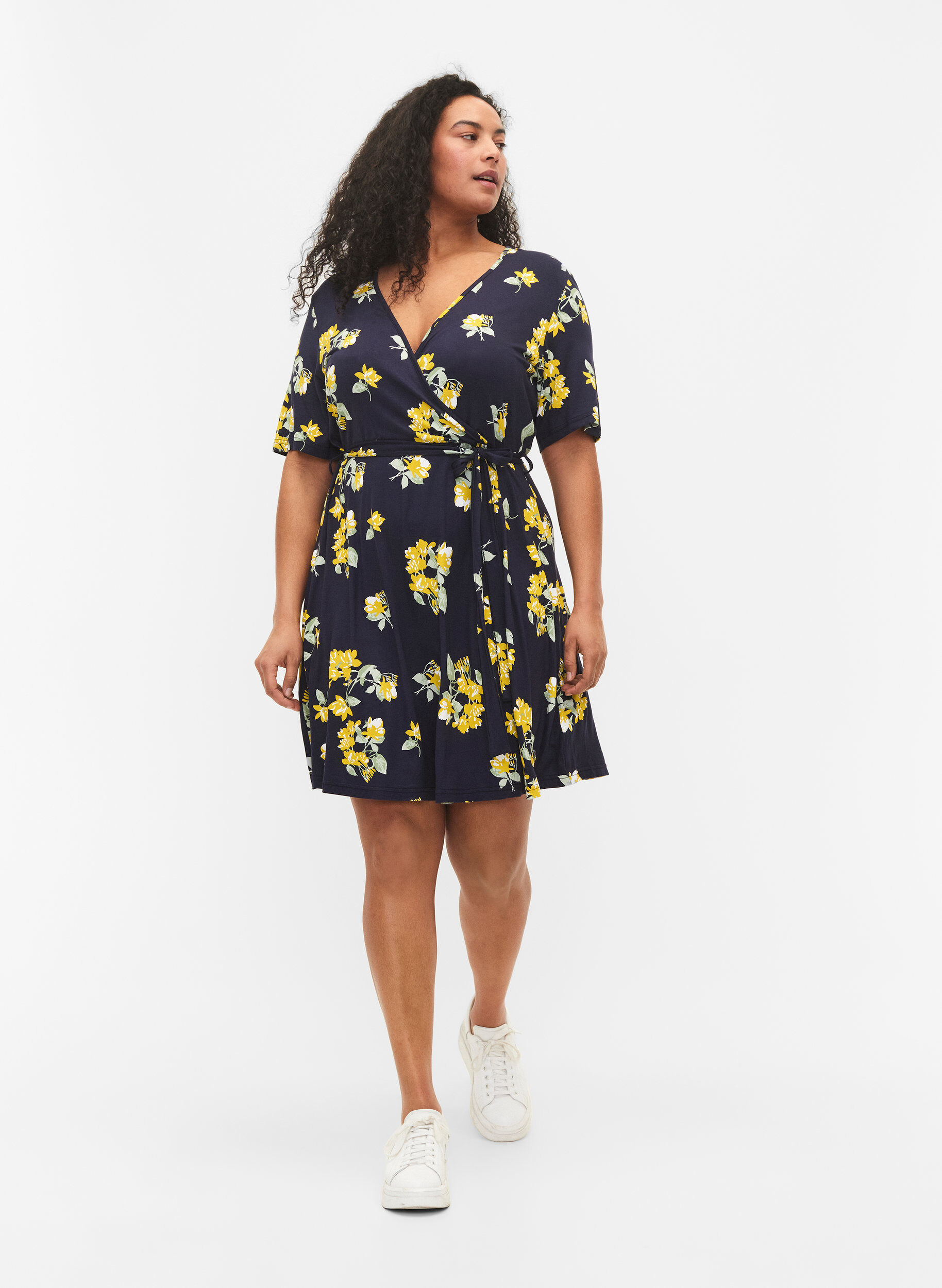 ZizziLyhythihainen kietaisumekko viskoosia, Night Sky AOP Flower, Model image number 2
