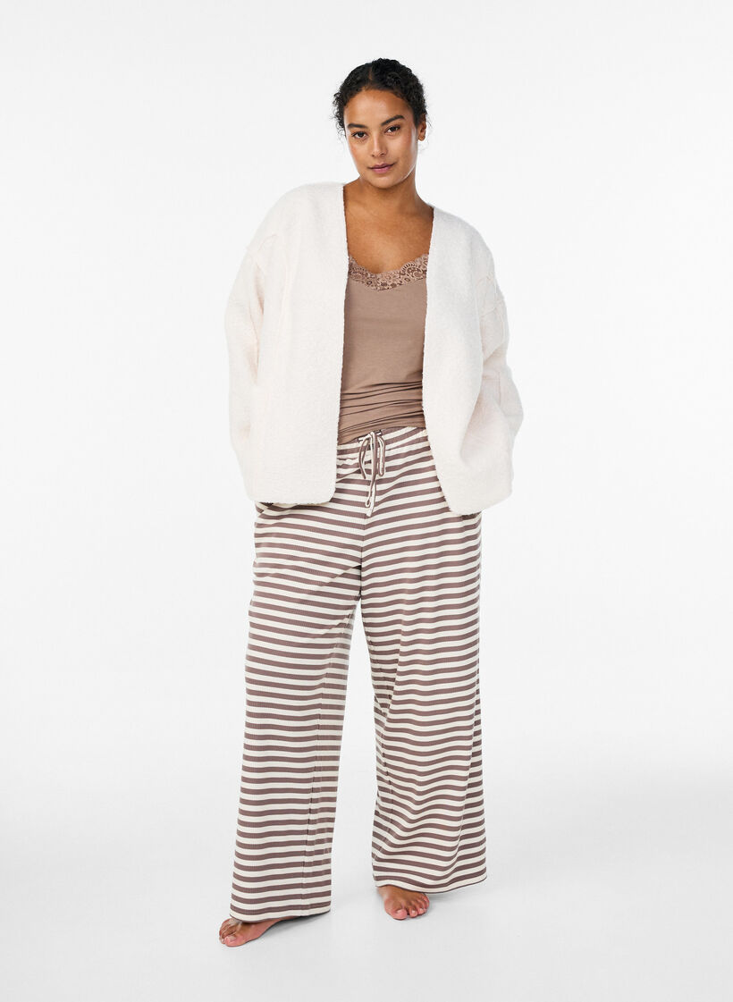 Rento neuletakki taskuilla, Vanilja, Model image number 1