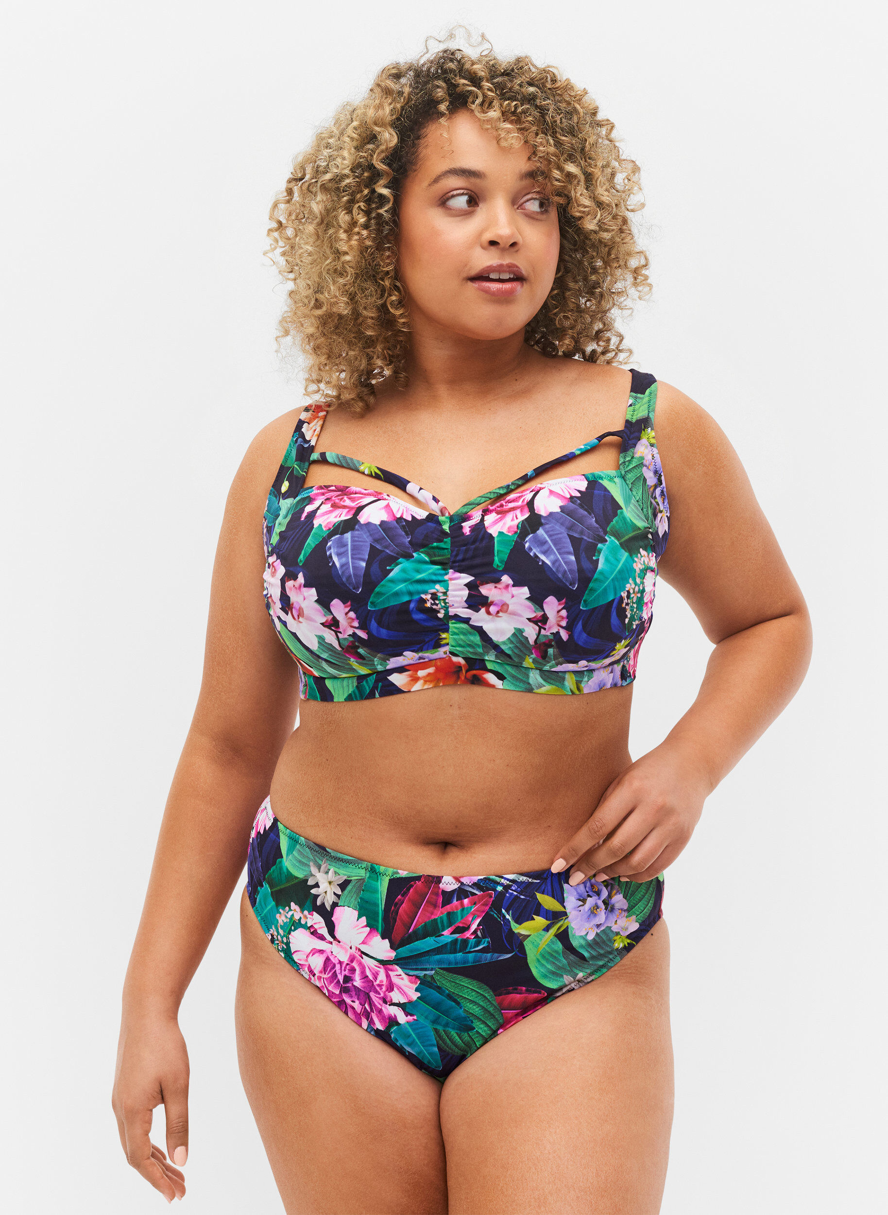 Zizzi Korkeavy&ouml;t&auml;r&ouml;inen bikinialaosa, Flower Print, Model image number 0