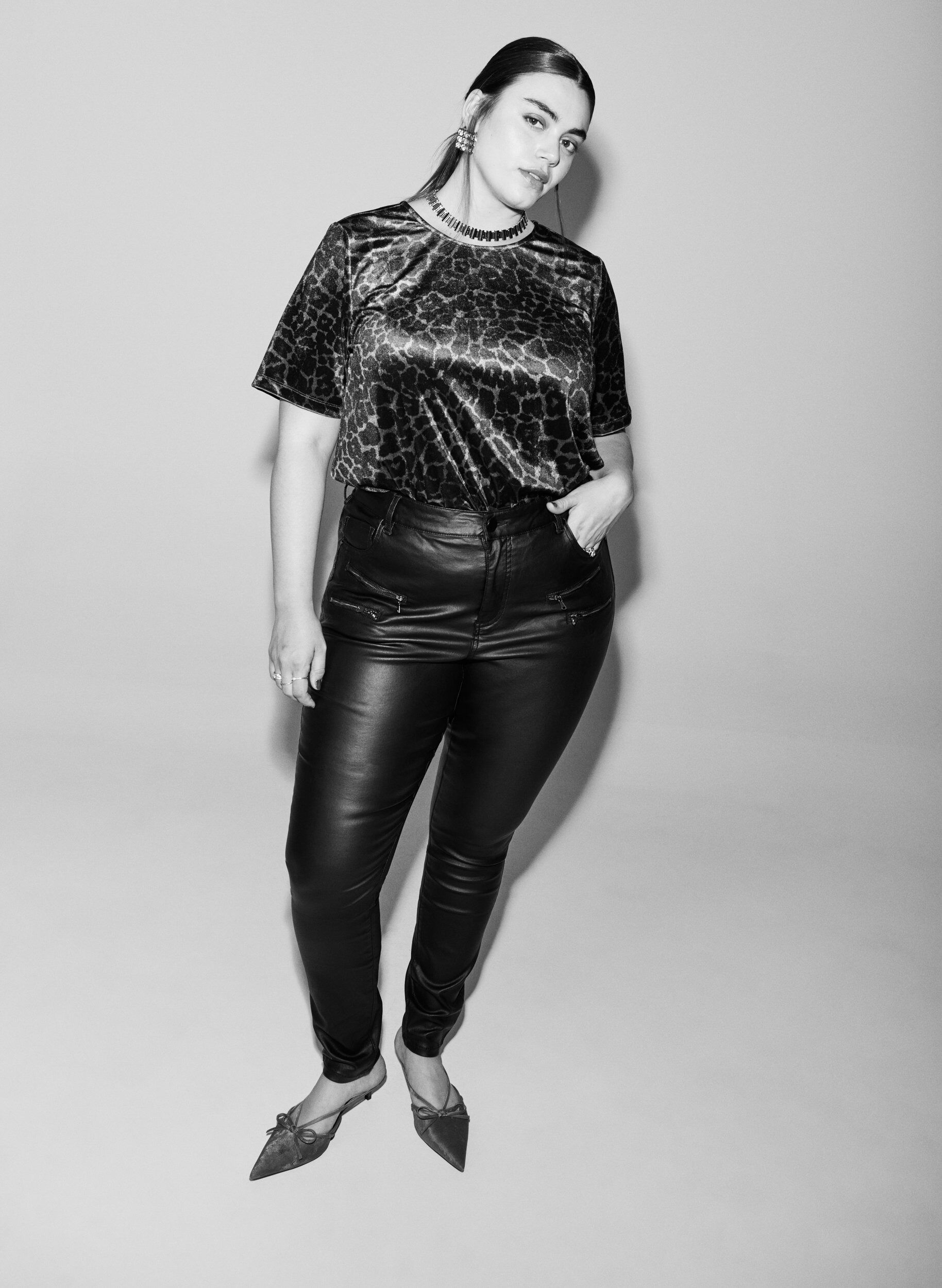 Zizzi P&auml;&auml;llystetyt Amy-farkut, joissa on vetoketjukoriste, Musta, Image image number 0