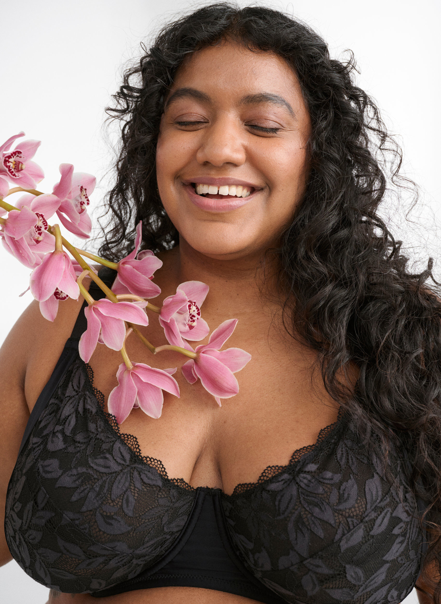 Zizzi Kokonaamioiva rintaliivit pitsill&auml;, Musta, Image image number 0