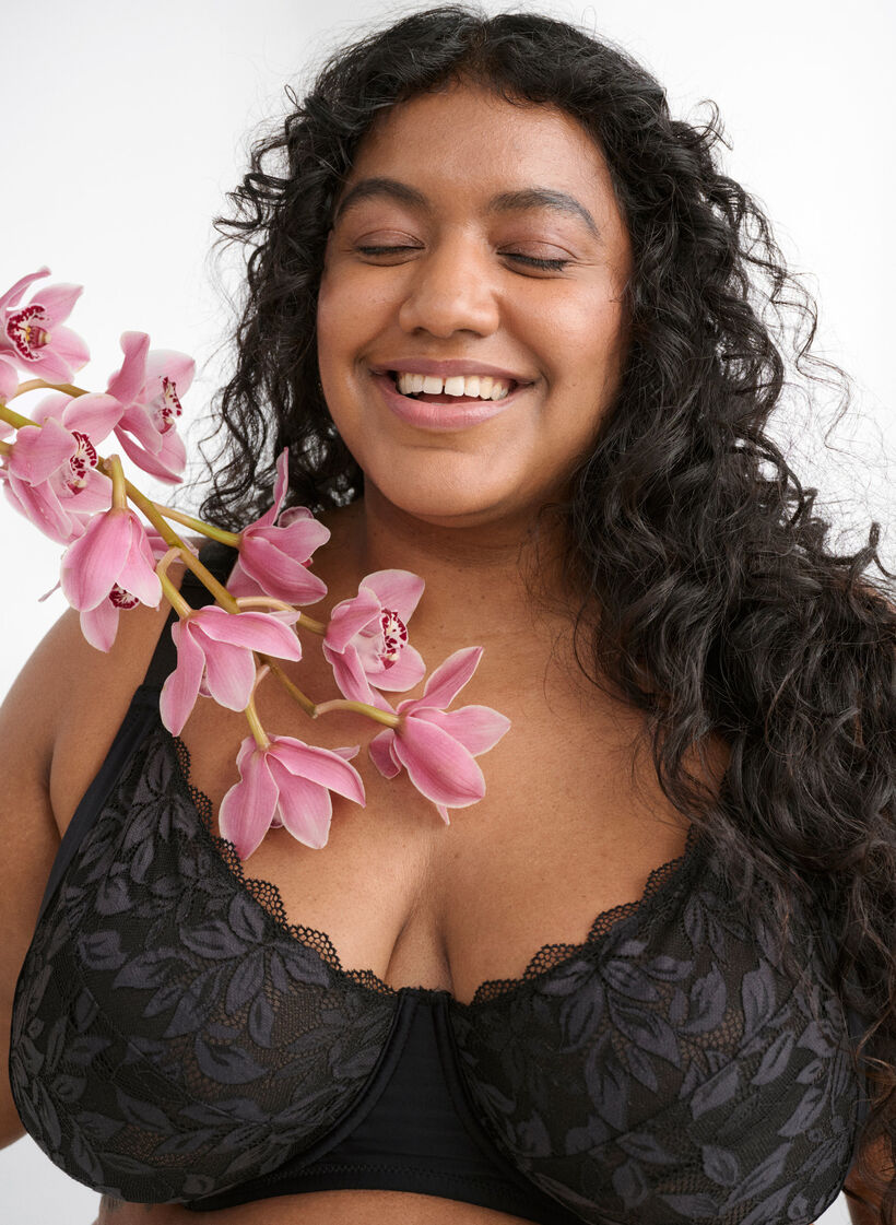 Kokonaamioiva rintaliivit pitsillä, Musta, Image image number 0