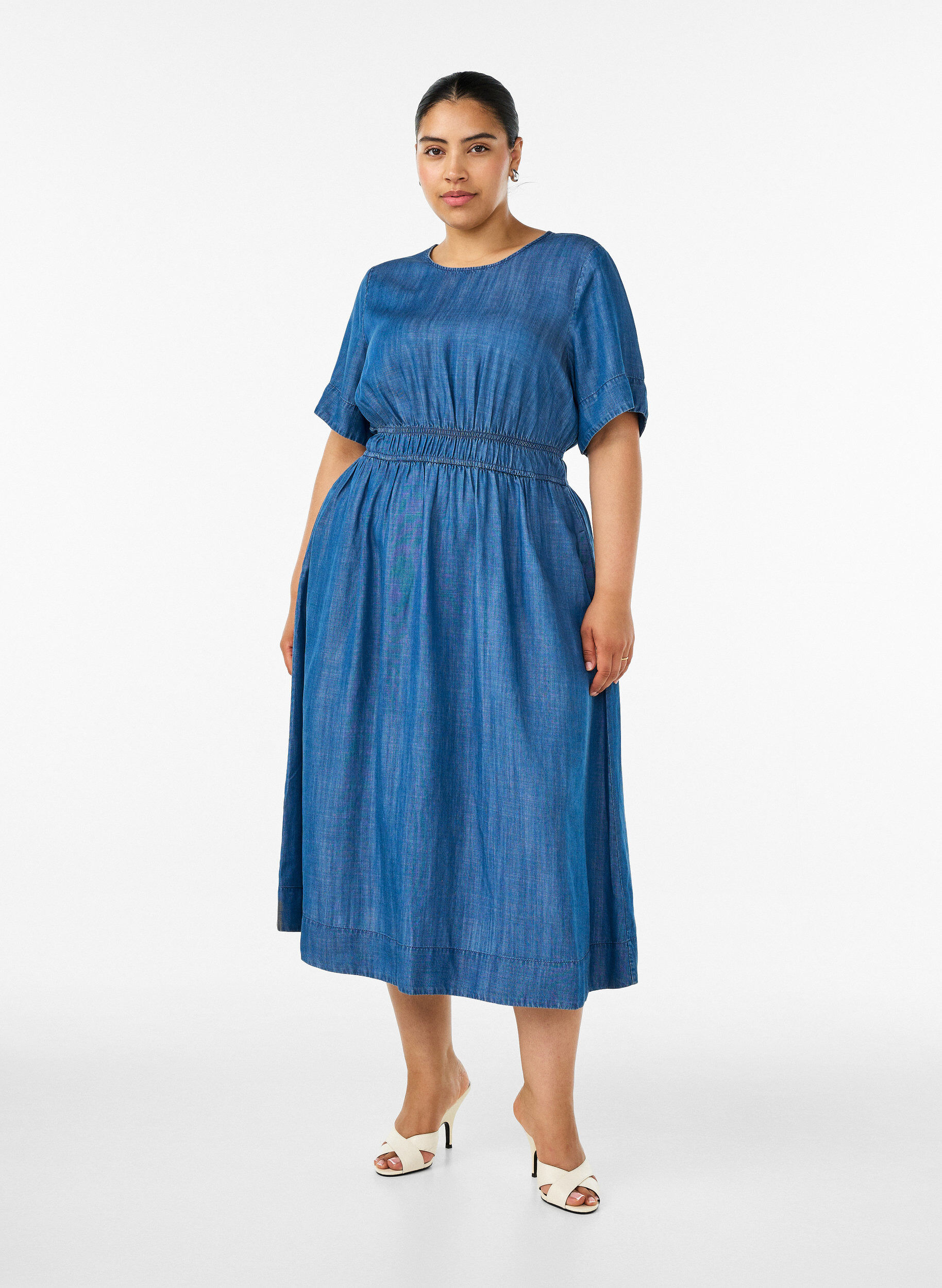 Midimekko, jossa on farkkulook ja joustava vy&ouml;t&auml;r&ouml;, Sininen, Model