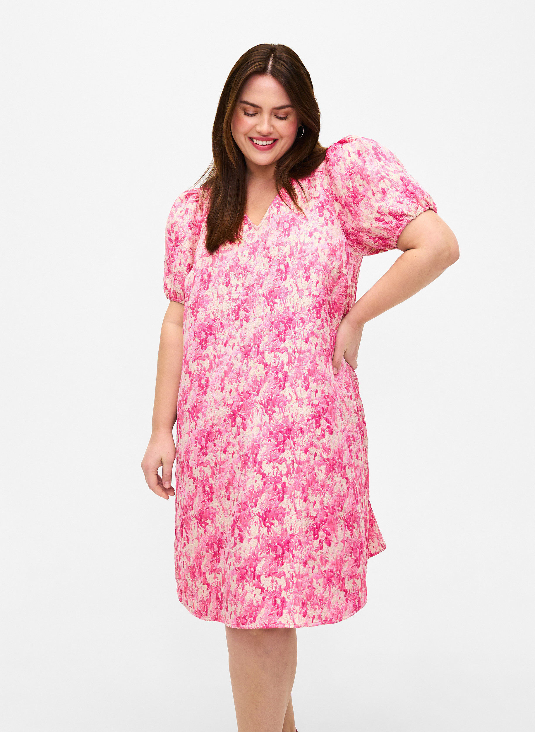 Zizzi Mekko, jossa on lyhyet puhvihihat, Chateau Rose AOP, Model image number 0