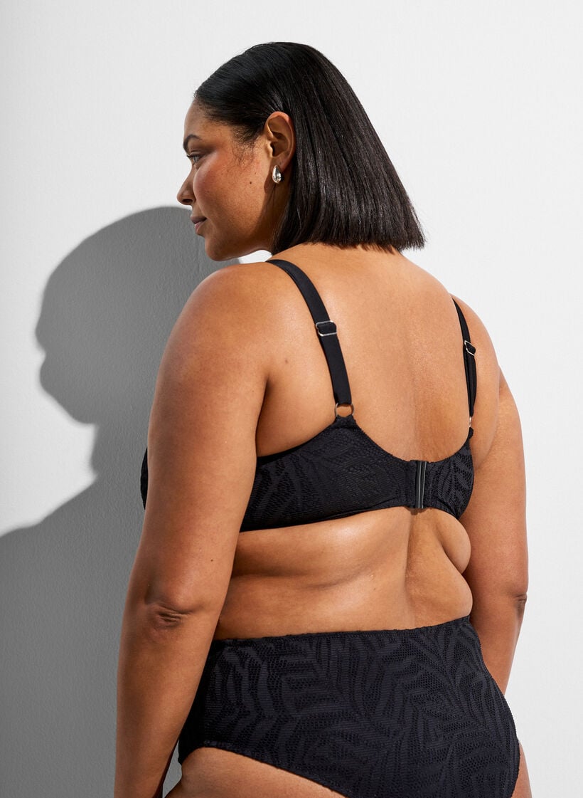 Bikinirintaliivit j&auml;sennellyll&auml; meshill&auml; ja irrotettavilla topatuilla lis&auml;osilla, Musta, Model image number 2