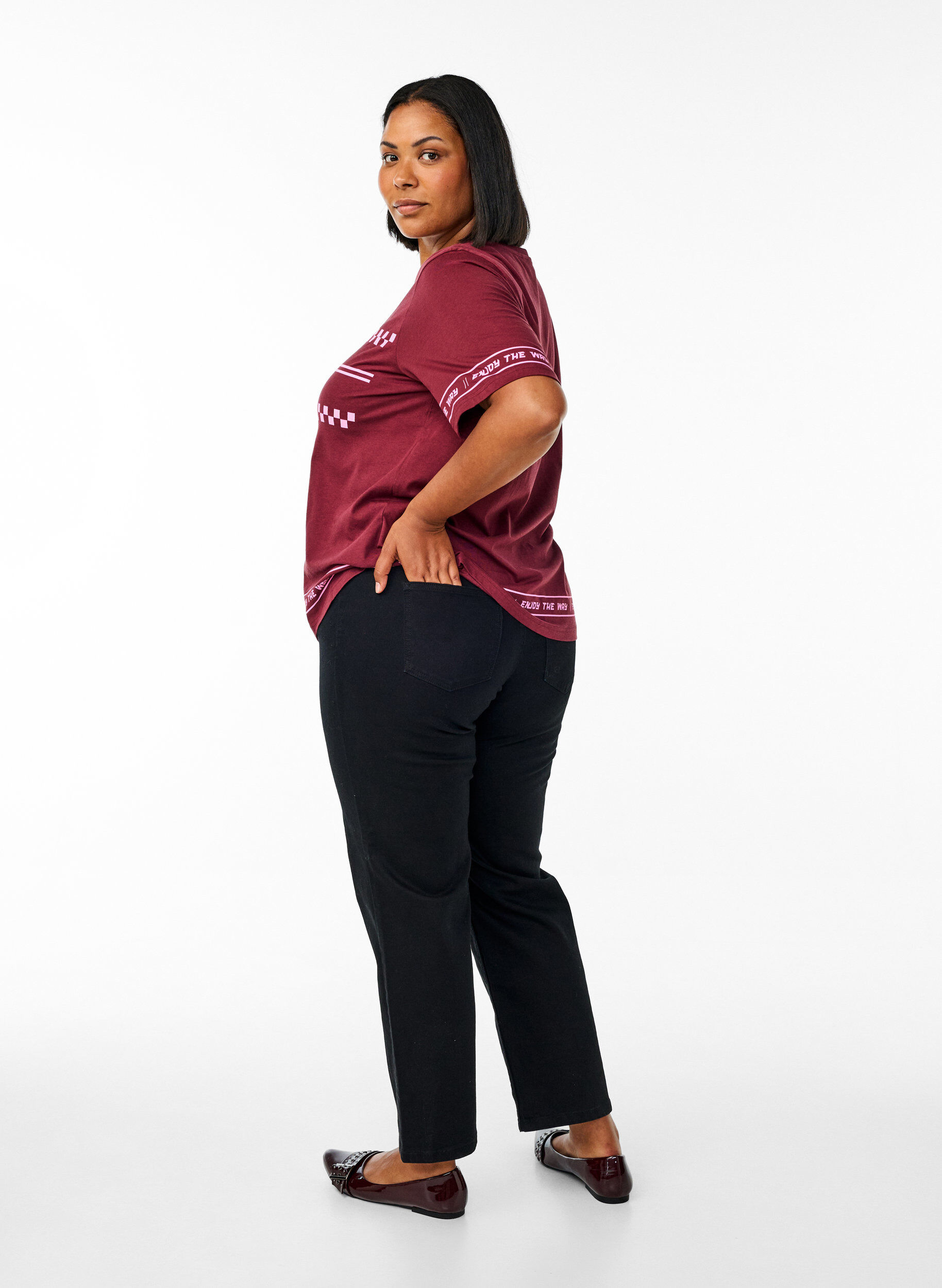 Zizzi Korkeavy&ouml;t&auml;r&ouml;iset Gemma-farkut, joissa normaali istuvuus, Musta, Model image number 1