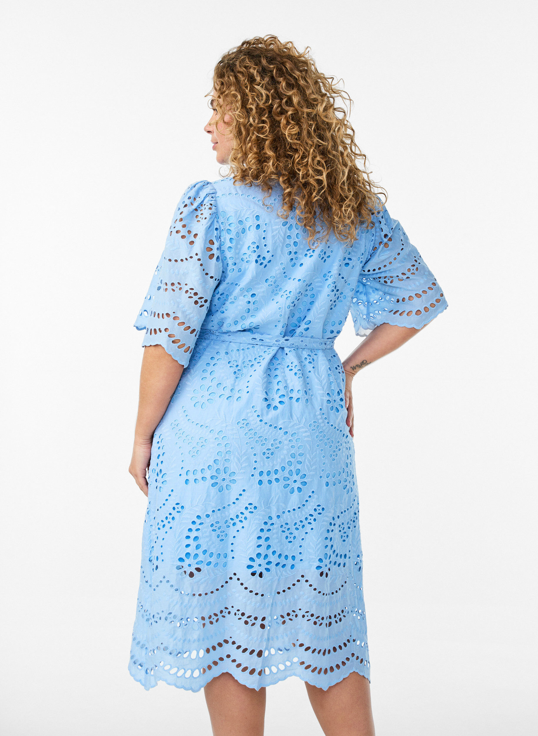 ZizziPaitamekko brodeerattua broderie anglaise -kangasta vy&ouml;ll&auml;, Sininen, Model image number 2