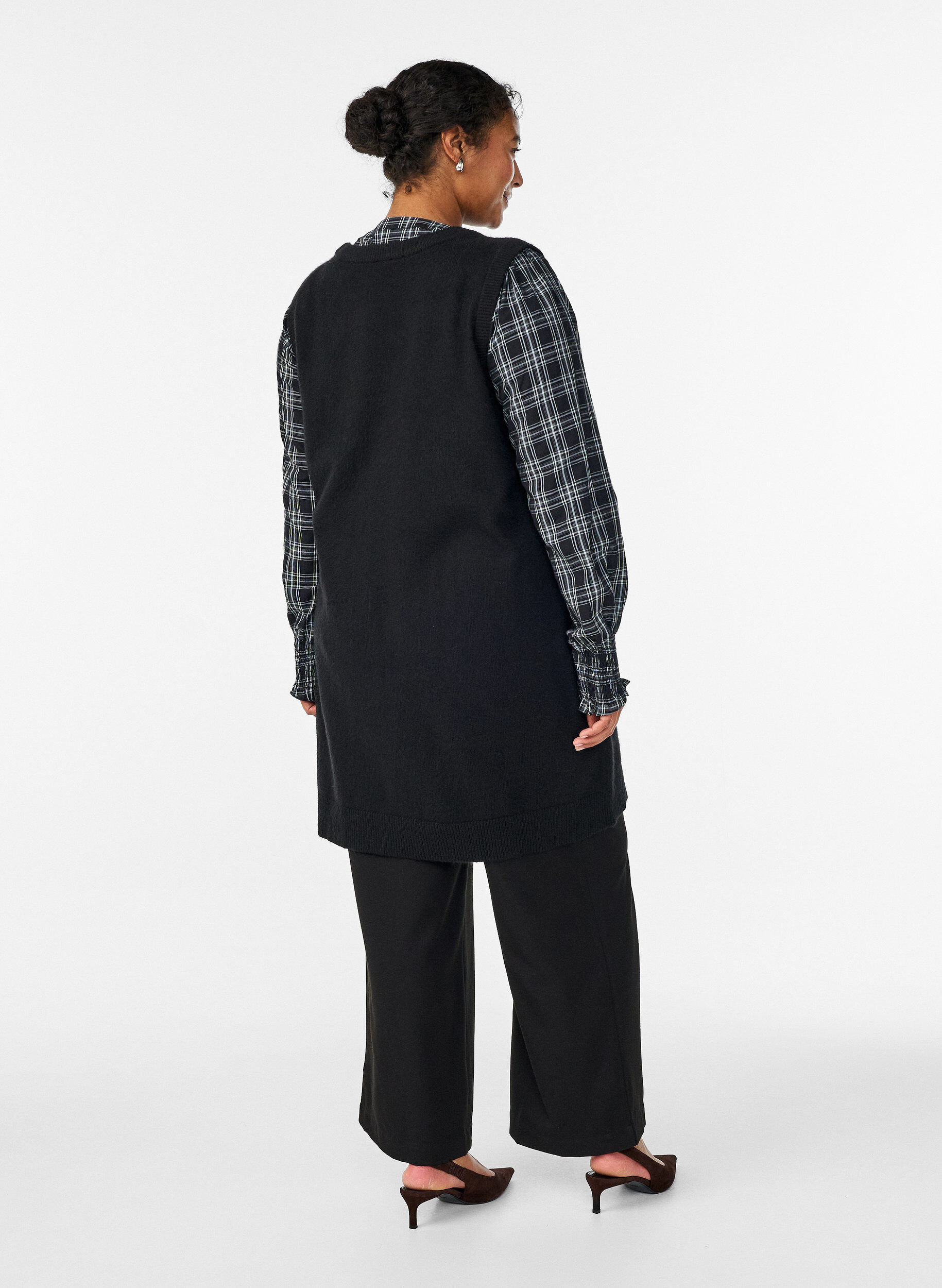 Zizzi Lyhyt hihaton neulemekko, Musta, Model image number 2