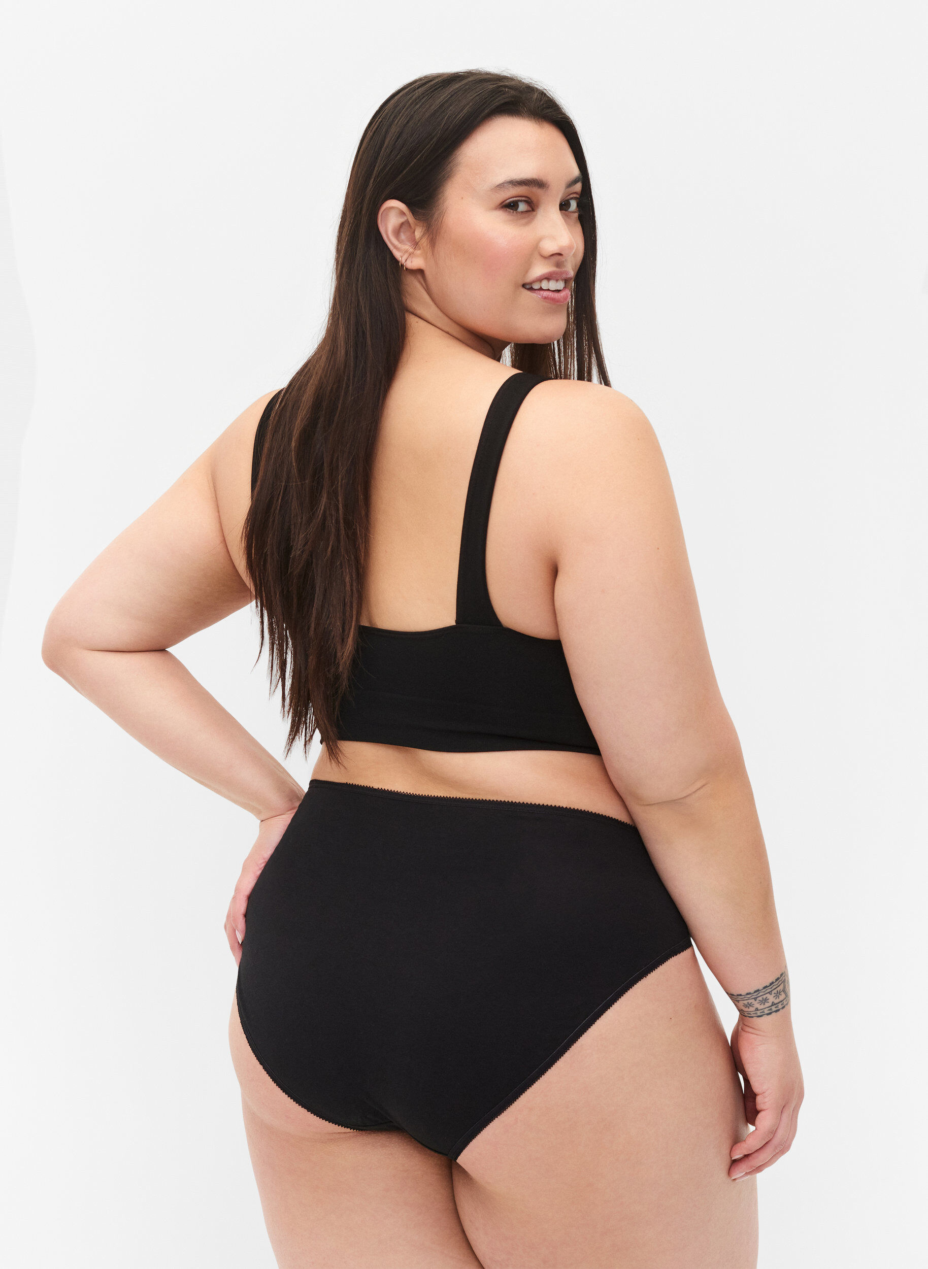 Zizzi 5 kpl setti puuvilla-alushousuja, normaali vy&ouml;t&auml;r&ouml;, Black, Model image number 1