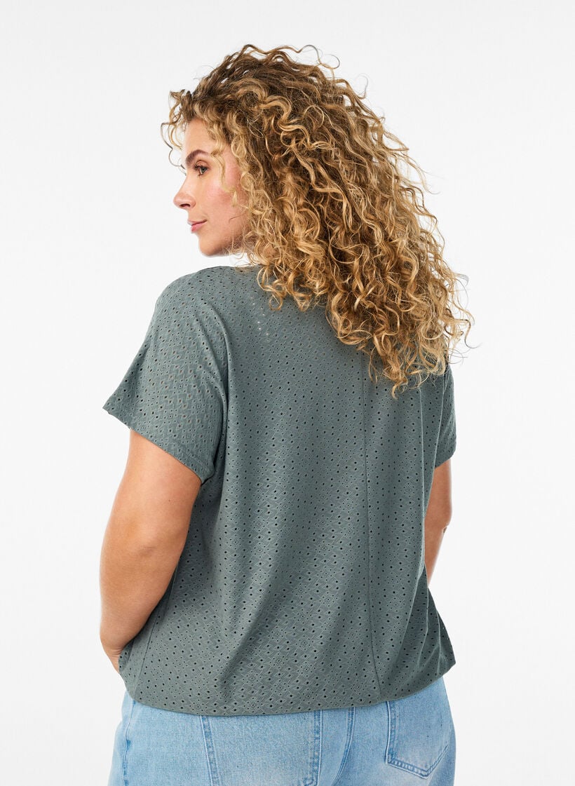 Pusero brodeerauksella ja kevyell&auml; pallomaisella efektill&auml;, Vihre&auml;, Model image number 2