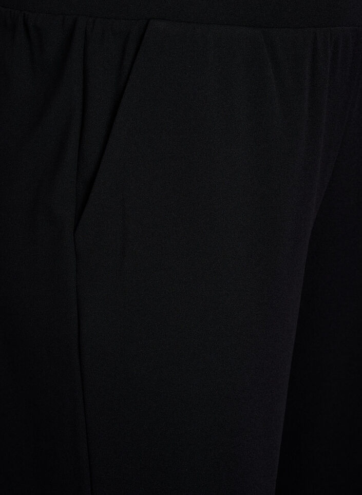 Korkeavy&ouml;t&auml;r&ouml;iset polvihousut rennolla istuvuudella, Musta, Packshot image number 2