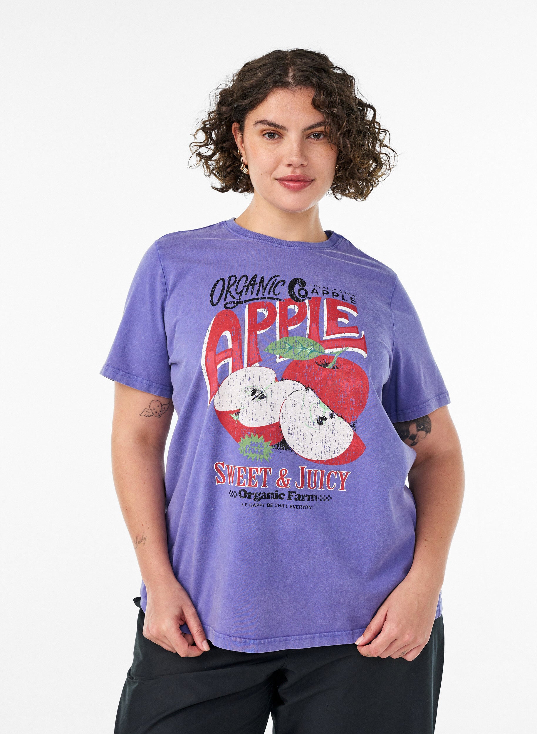 Puuvillainen T-paita etupainatuksella ja pestyll&auml; lookilla, Violetti, Model