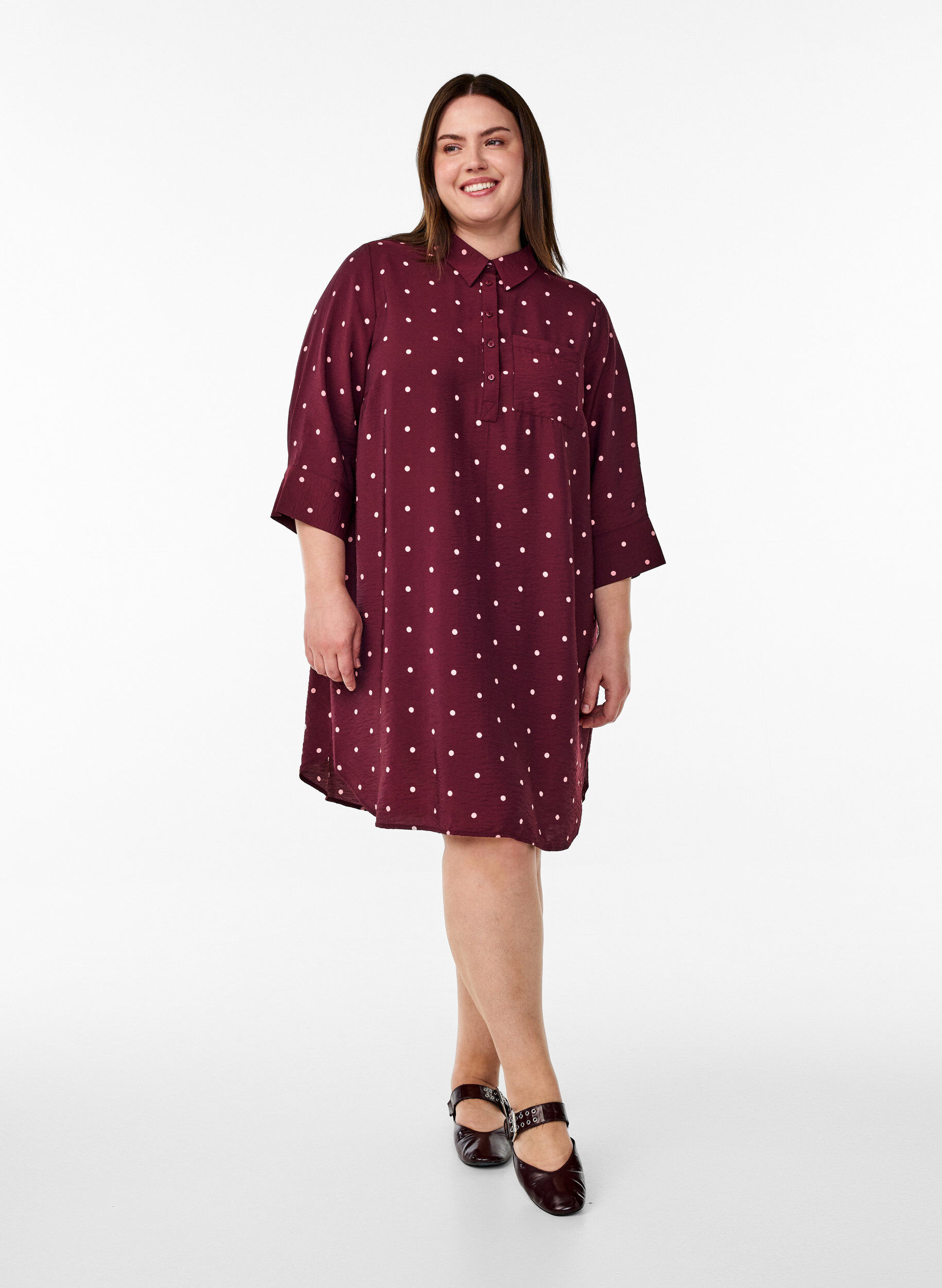 ZizziLyhyt mekko kauluksella ja rintataskulla, Punainen, Model image number 1
