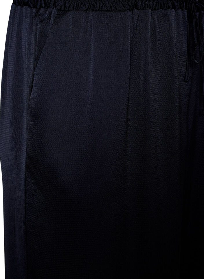 Satiinin&auml;k&ouml;iset housut leveill&auml;, suorilla lahkeilla, Sininen, Packshot image number 2