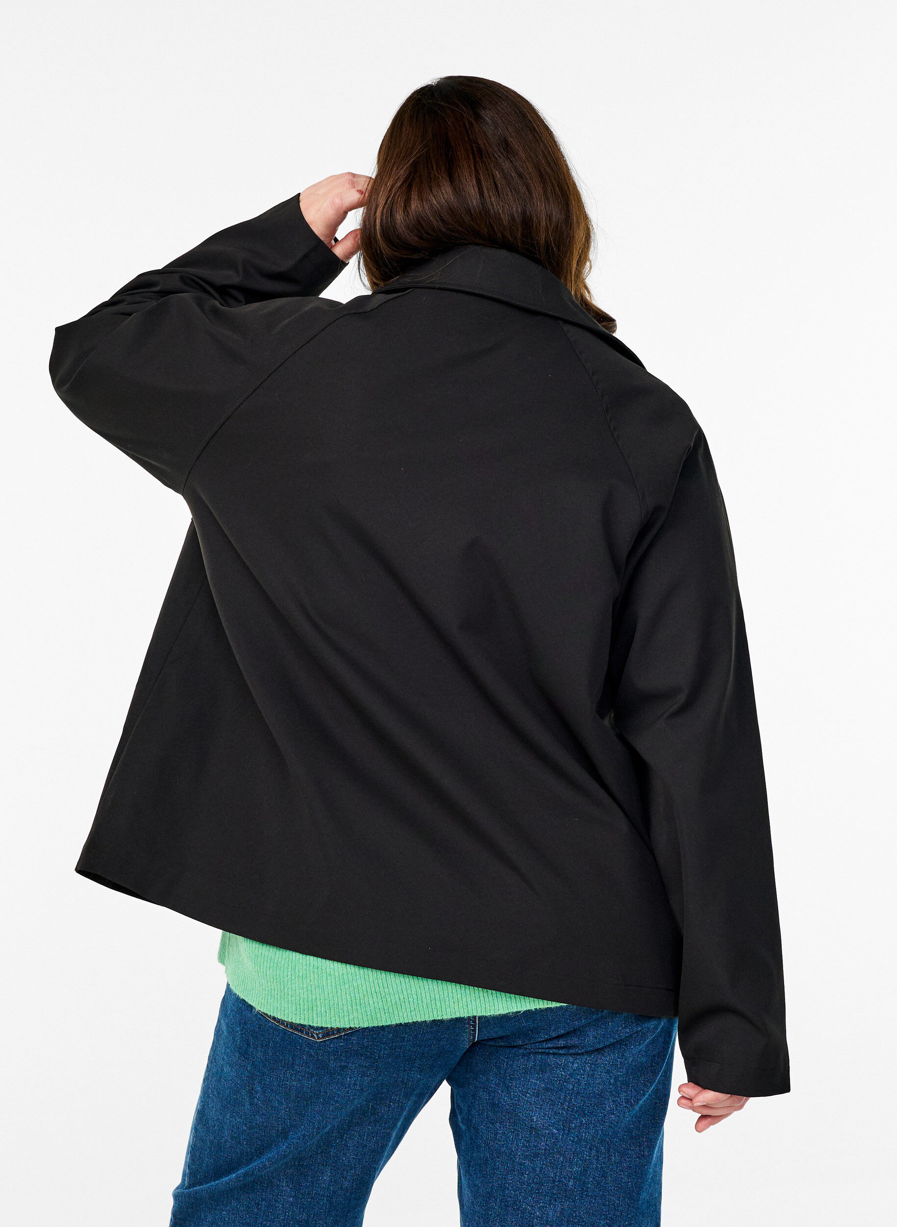 Zizzi Lyhyt trenssitakki taskuilla, Musta, Model image number 2