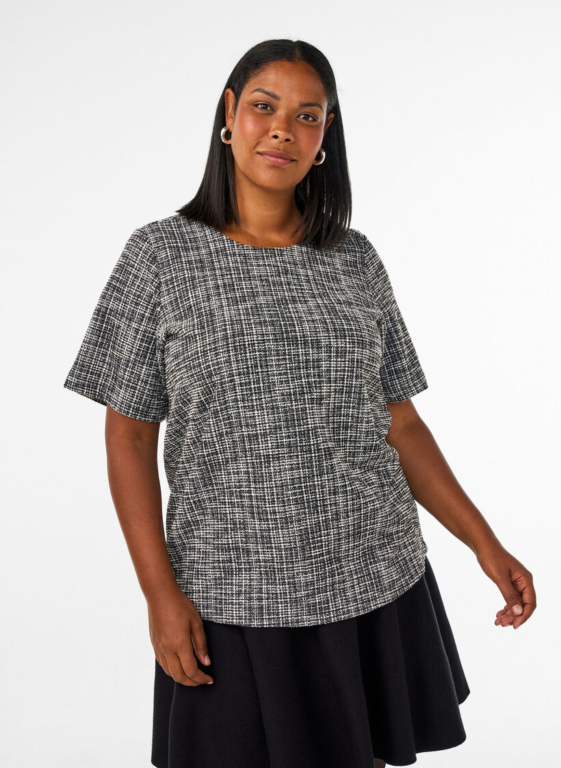 Nappiyksityiskohdilla varustettu kudottu pusero, Vanilja, Model image number 0