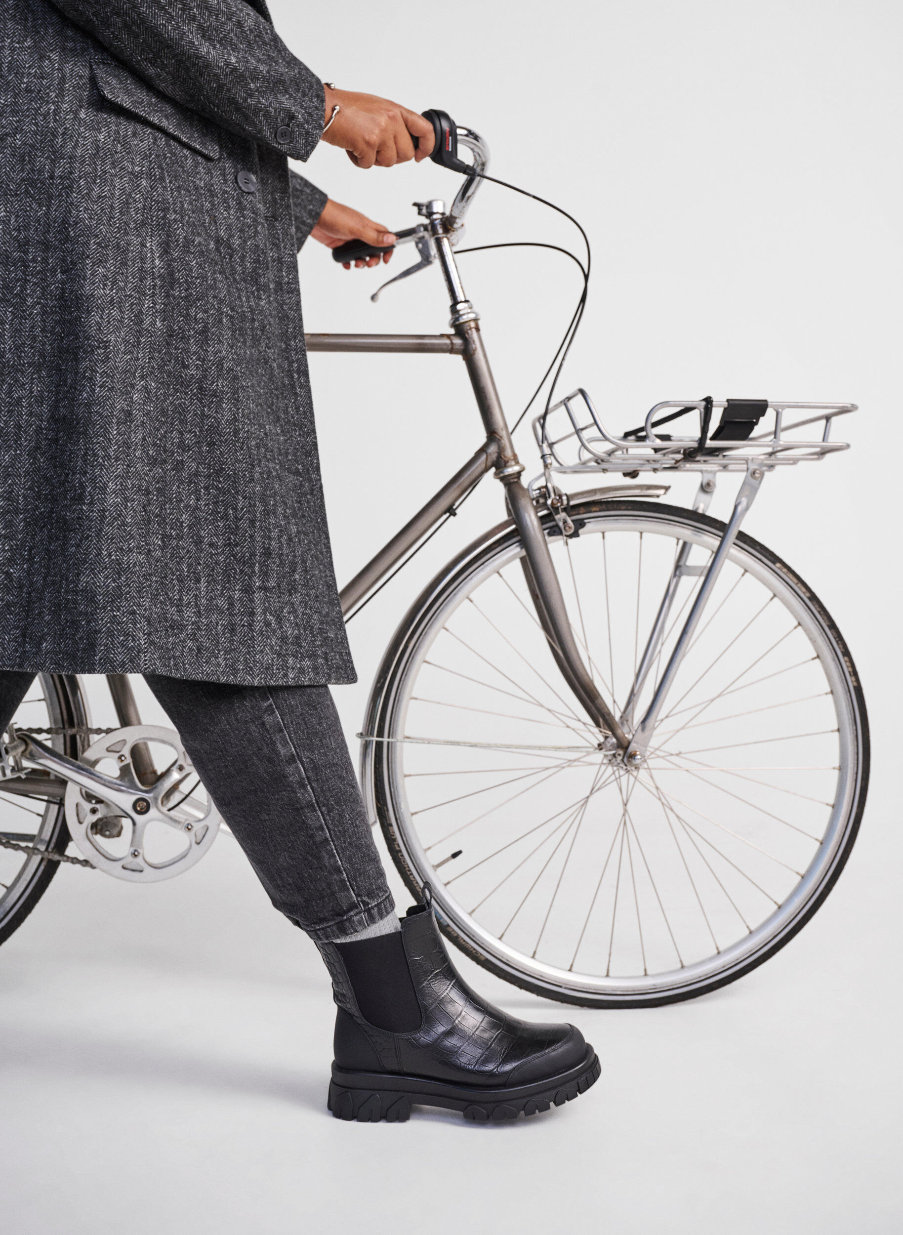 Zizzi Leve&auml;lestiset &ndash; Croco Chelsea-saapas nahasta, Black, Image image number 0