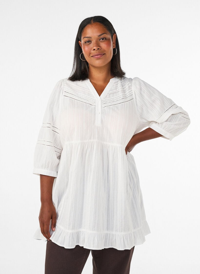 Tunika reik&auml;kirjailulla ja 3/4-hihoilla, Vanilja, Model image number 0