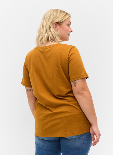 Puuvillainen t-paita painatuksella, Cathay Spice UPBEAT, Model image number 1