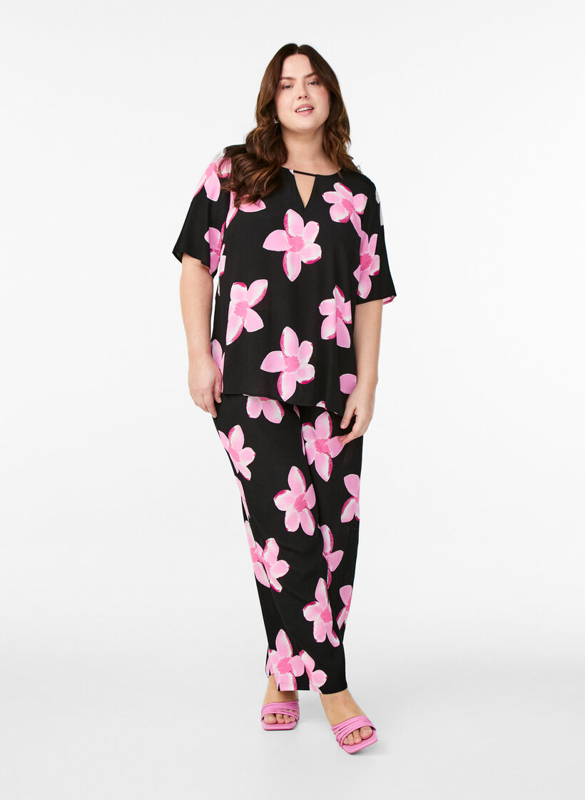 V&auml;lj&auml;t viskoosihousut kuosilla, Musta, Model image number 0