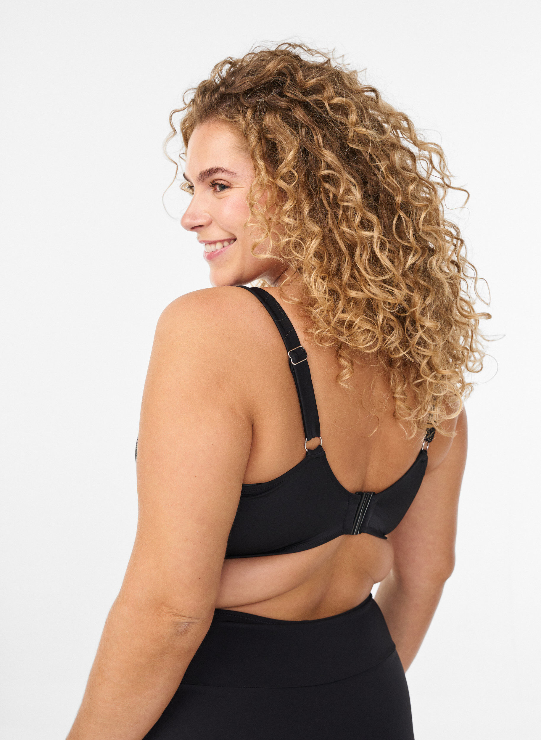 Zizzi Narukoristeinen bikiniyl&auml;osa, Musta, Model image number 1