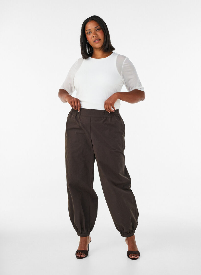 Verkkotoppi lyhyill&auml; hihoilla ja py&ouml;re&auml;ll&auml; p&auml;&auml;ntiell&auml;, Vanilja, Model image number 1