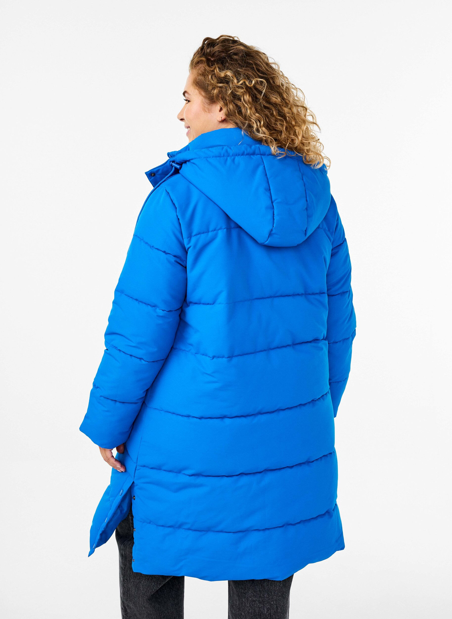 Zizzi Pitk&auml; puffer-takki, jossa on taskut ja huppu, Sininen, Model image number 2