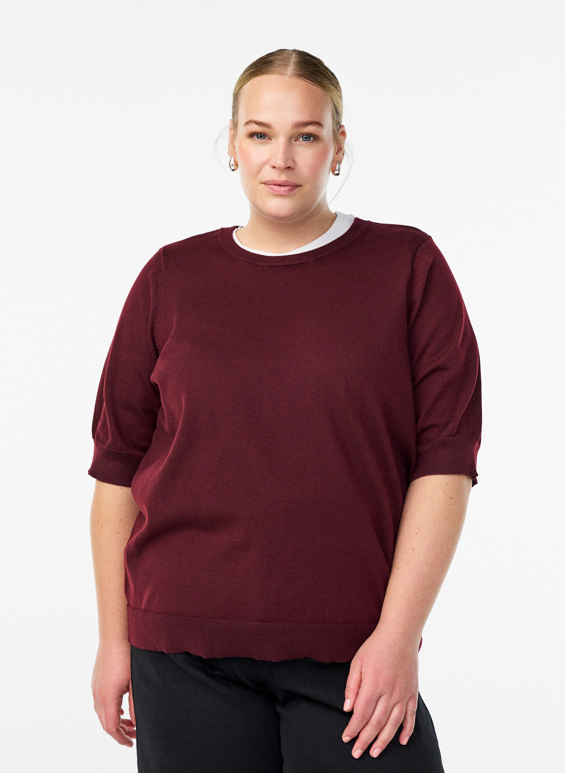 Hienoneulepusero lyhyill&auml; hihoilla, Punainen, Model