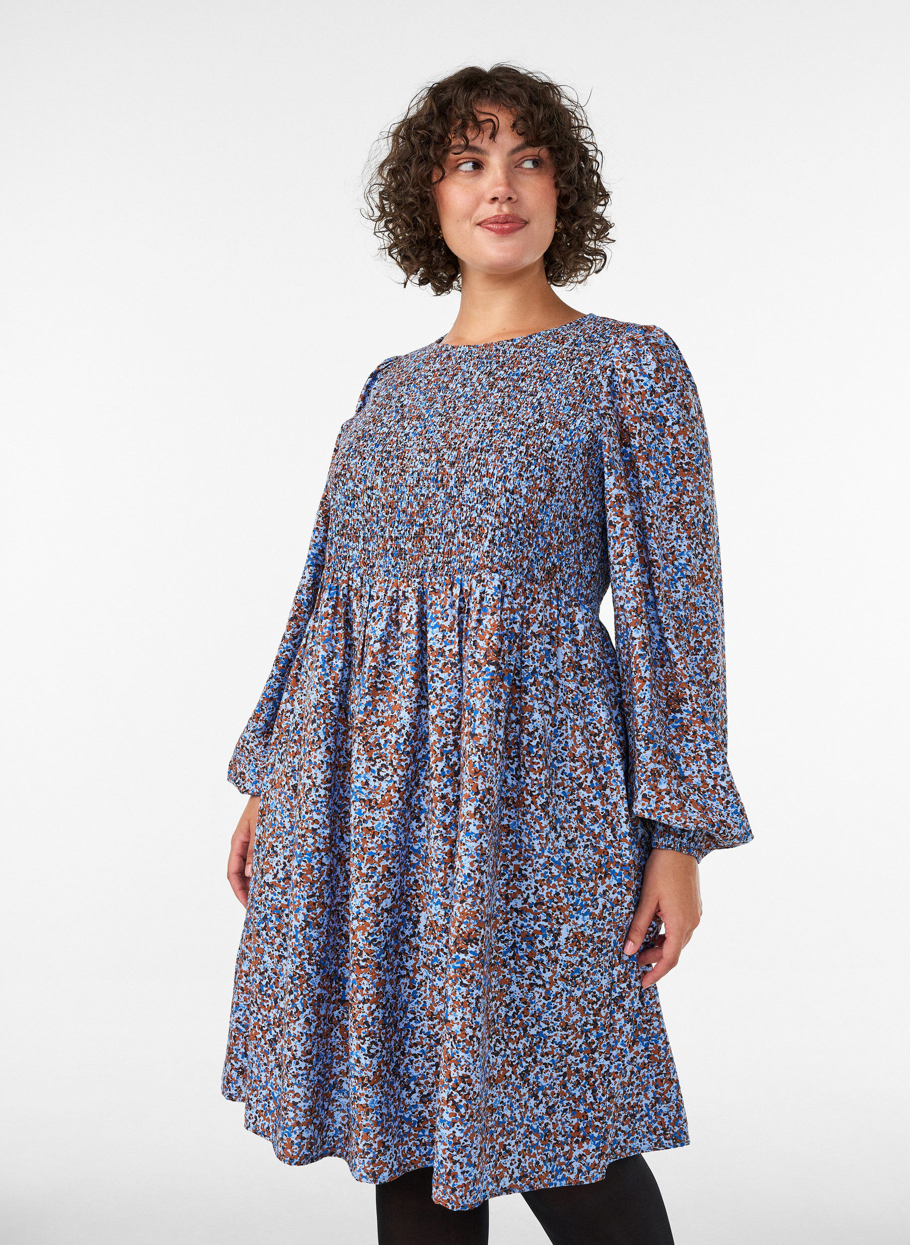 ZizziViscose-mekko smokkirypytyksell&auml; ja kauttaaltaan kuvioitu, Sininen, Model image number 0