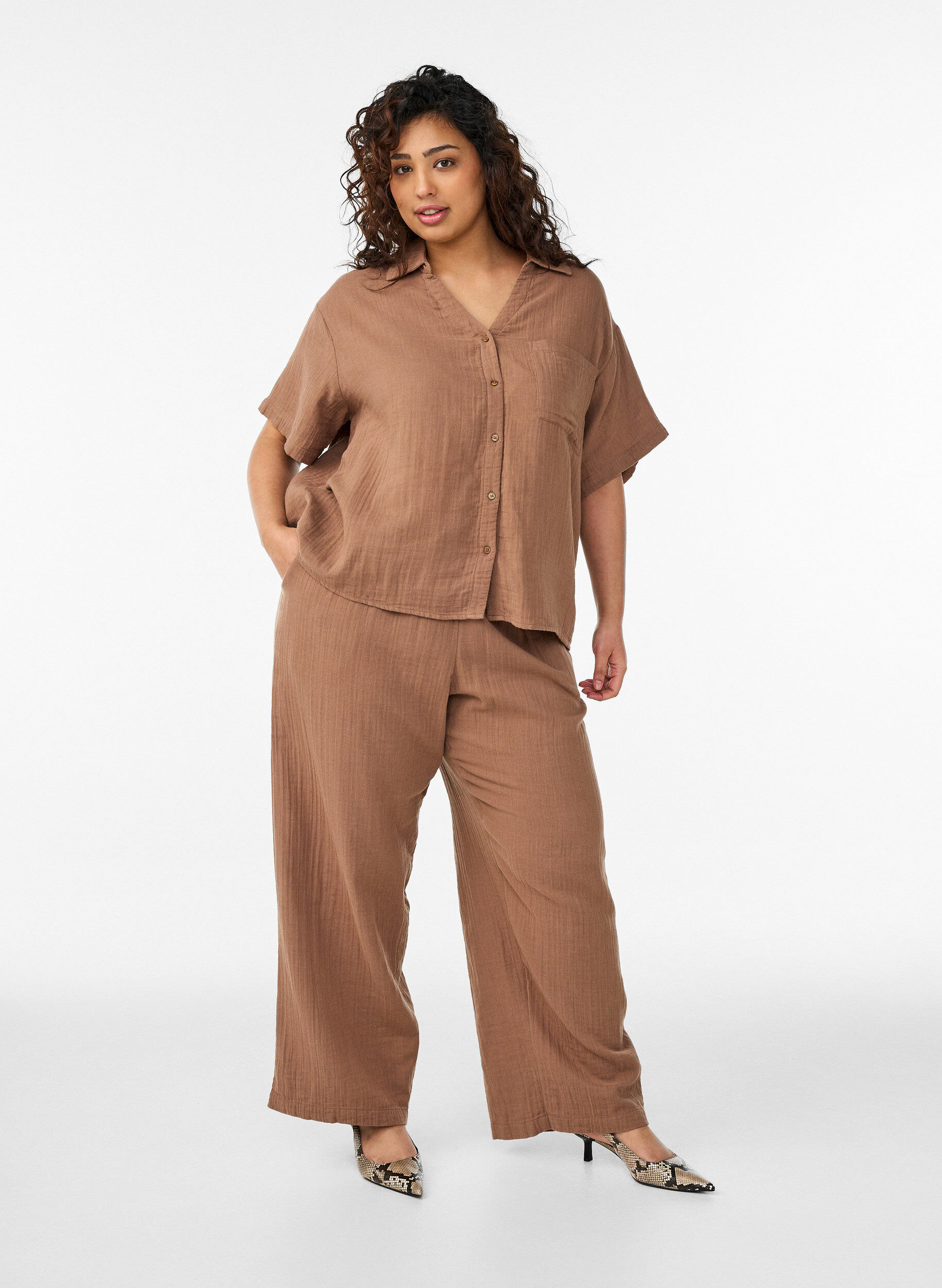 Zizzi Puuvillamusliinipusero lyhyill&auml; hihoilla, Ruskea, Model image number 1