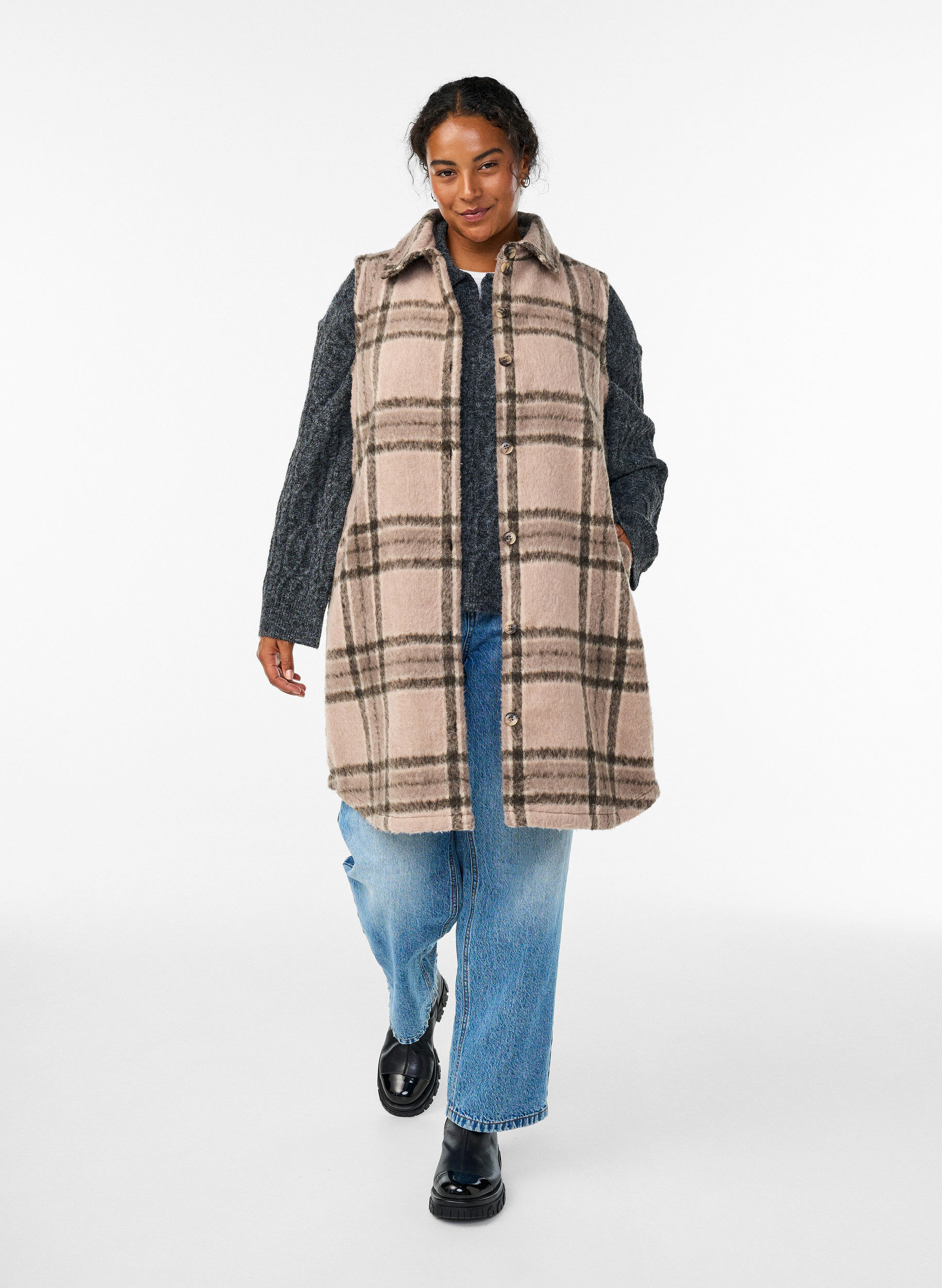 Zizzi Pitk&auml; ruudullinen liivi harjatusta materiaalista, Beige, Model image number 1