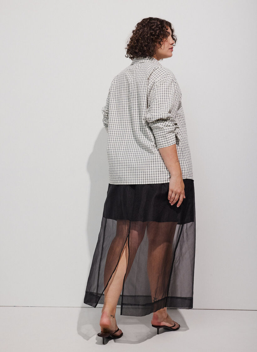 Pitk&auml;t hameet organza-lookilla, Musta, Model image number 2