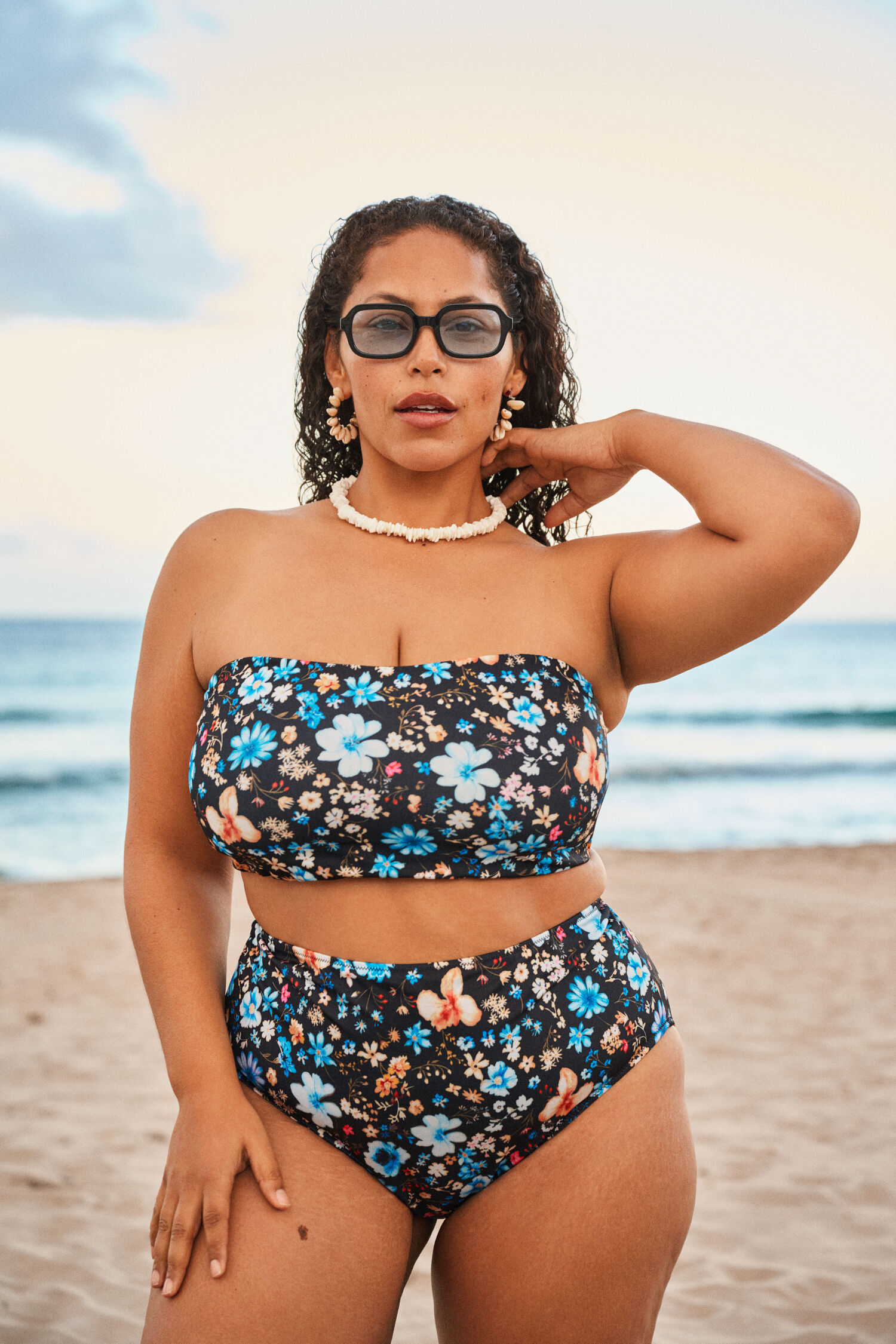 Olkaimettomat bikiniliivit, , Model