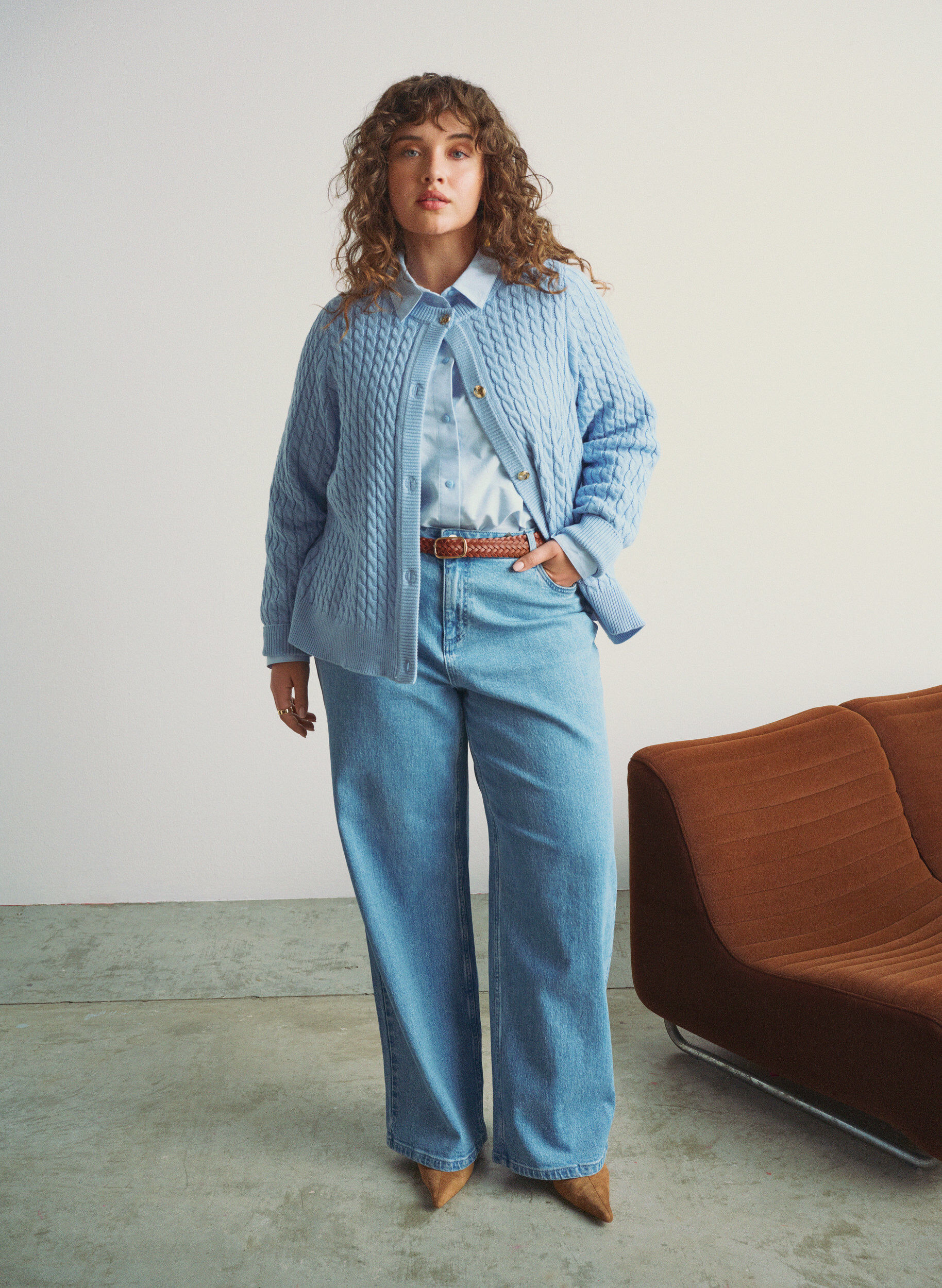 Zizzi Palmikkoneuleinen neuletakki kultaisilla napeilla, Sininen, Image image number 0