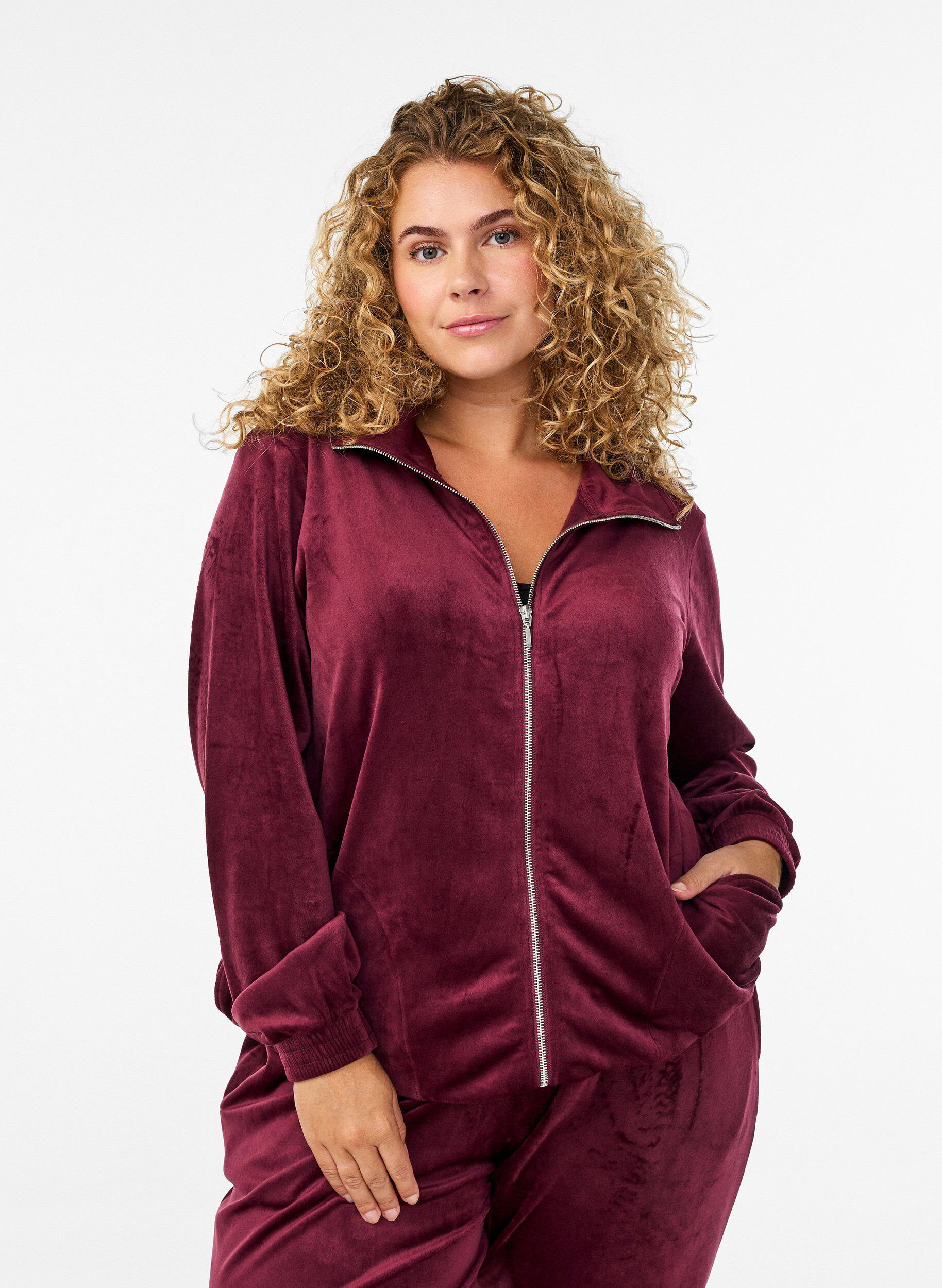 Velour-neuletakki vetoketjulla ja korkealla kauluksella, Tumma Bordeaux, Model