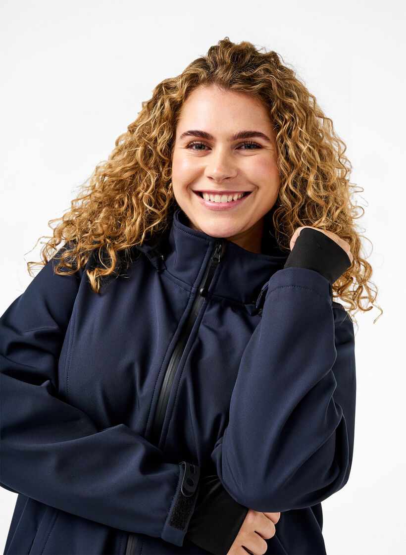 Lyhyt softshell-takki irroitettavalla hupulla, Sininen, Model image number 4