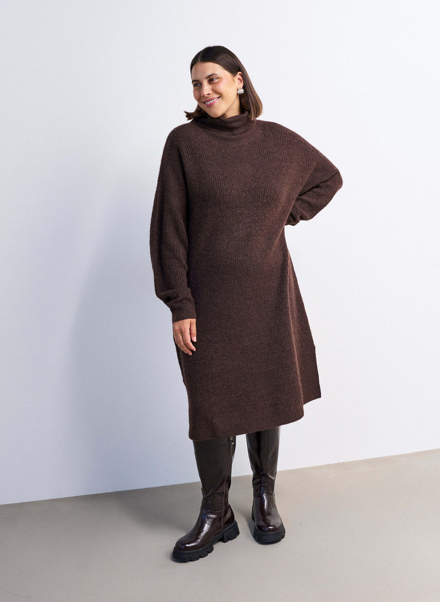 ZizziNeulemekko poolokauluksella, Ruskea, Model image number 0