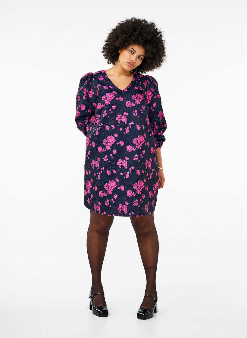 Lyhyt jacquard-mekko pitkillä hihoilla, Black w. Red Rose, Model image number 2