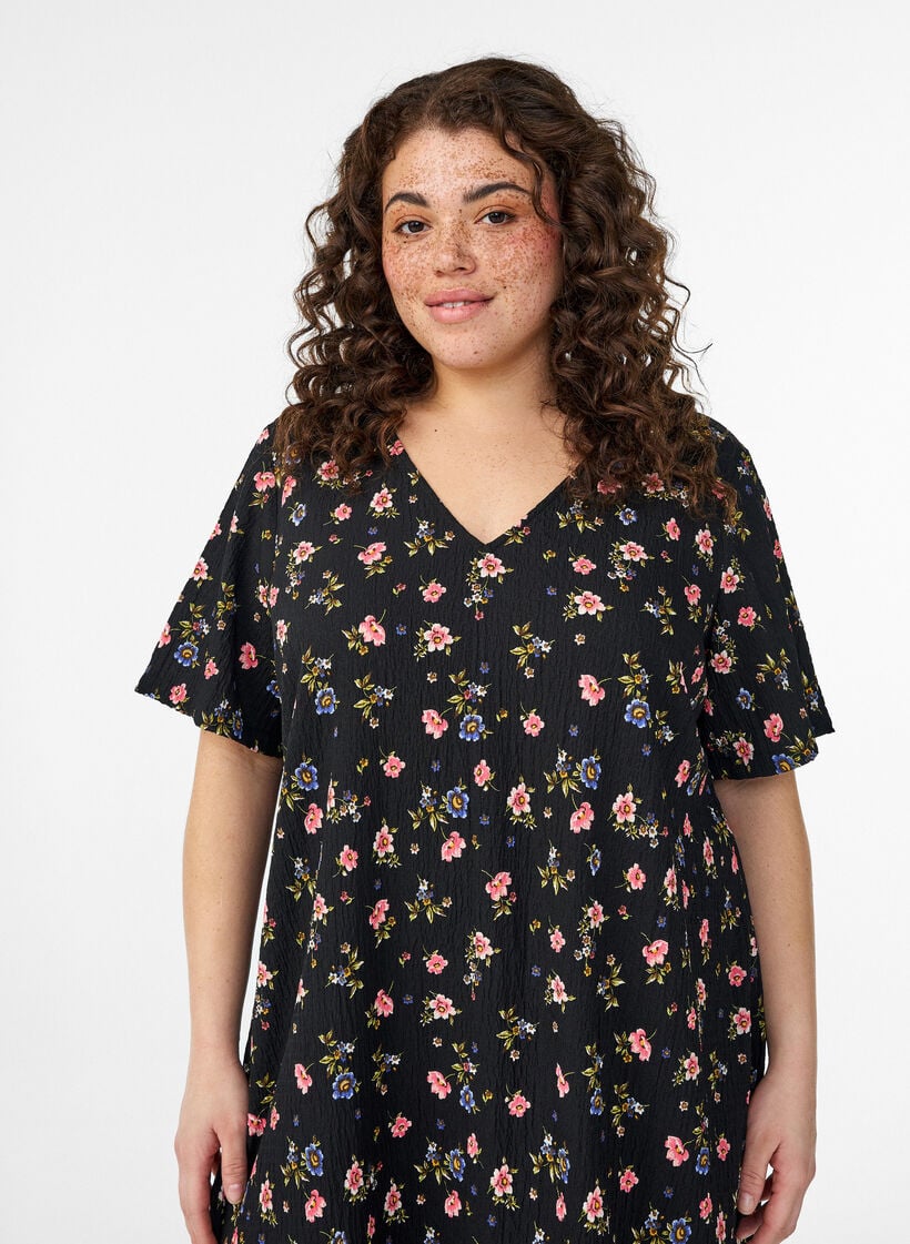 FLASH - Lyhythihainen mekko V-p&auml;&auml;ntiell&auml;, Musta, Model image number 2